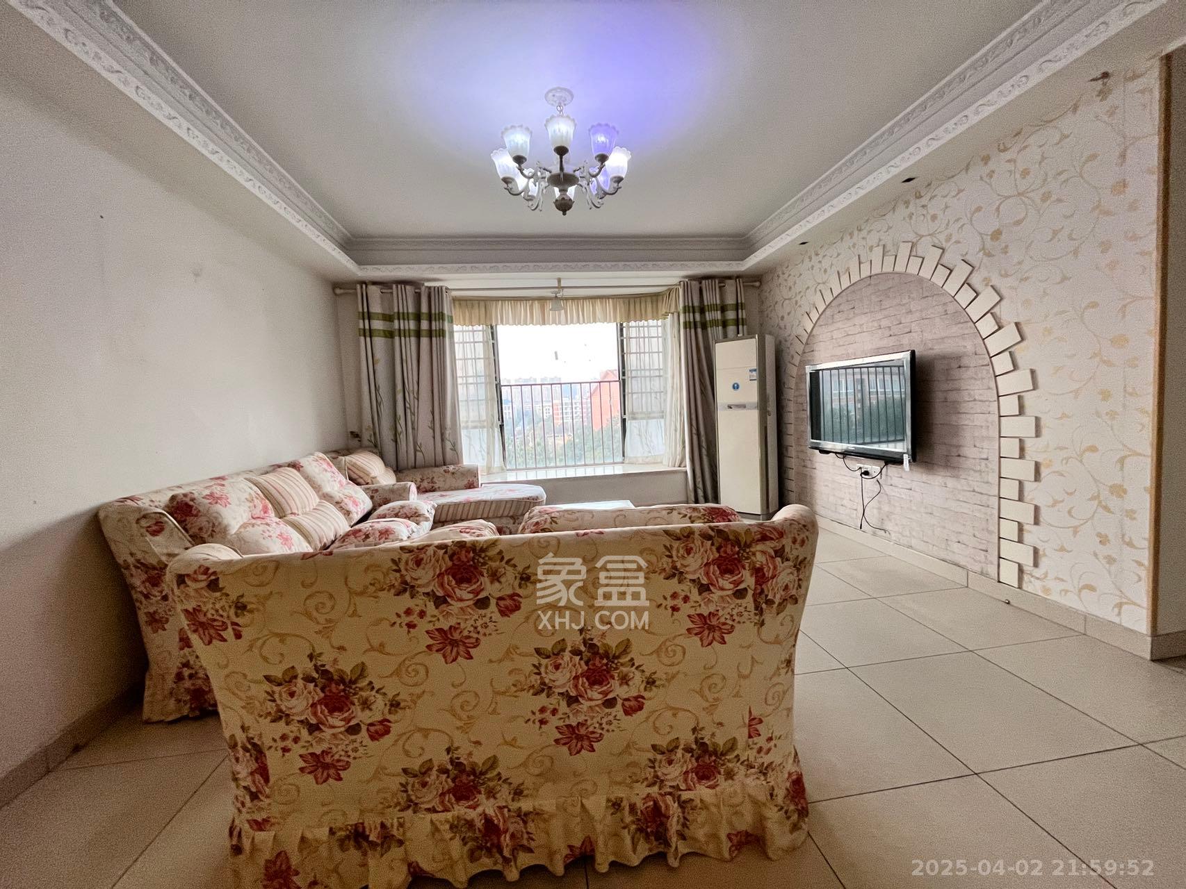 枫华府第 4室2厅2卫 2400.00元/月 枫华府第 4室2厅2卫 2400.00元/月室内图