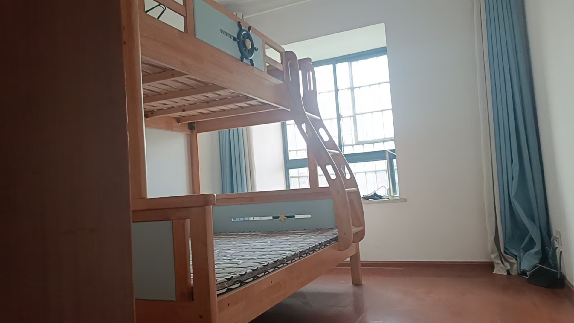 盛世东方 3室2厅2卫 1300.0元/月 盛世东方 3室2厅2卫 1300.0元/月室内图