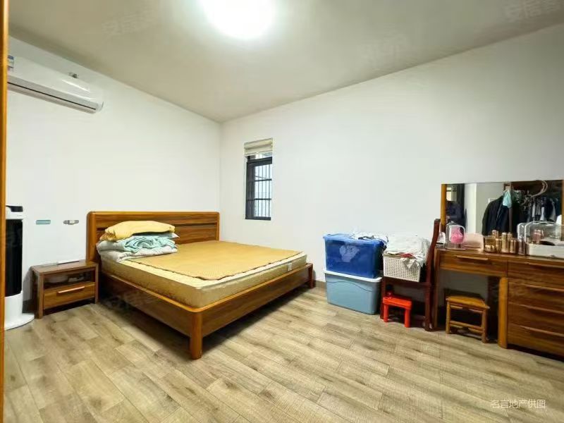 金碧大地豪庭 3室2厅2卫 228.0万 金碧大地豪庭 3室2厅2卫 228.0万客厅