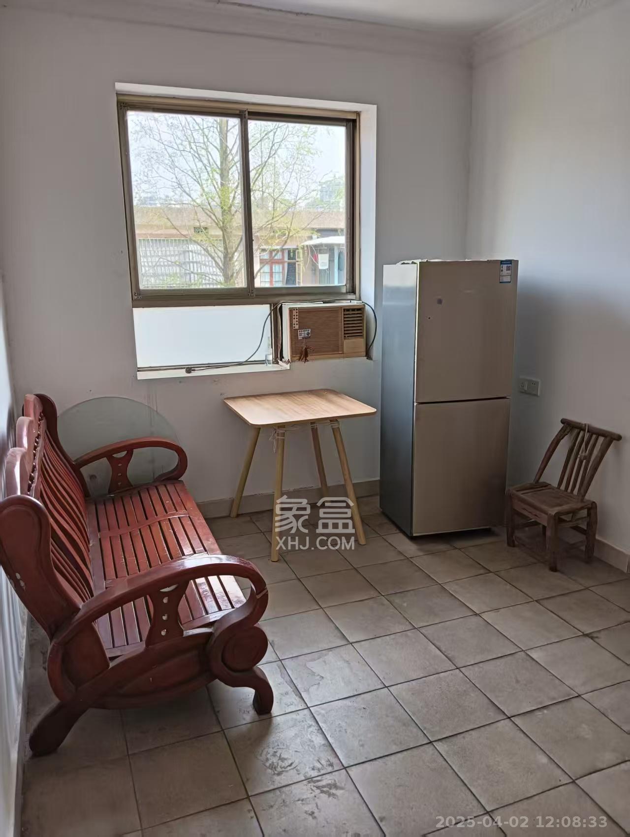 望月湖小区八片 3室1厅1卫 1600.0元/月 望月湖小区八片 3室1厅1卫 1600.0元/月室内图