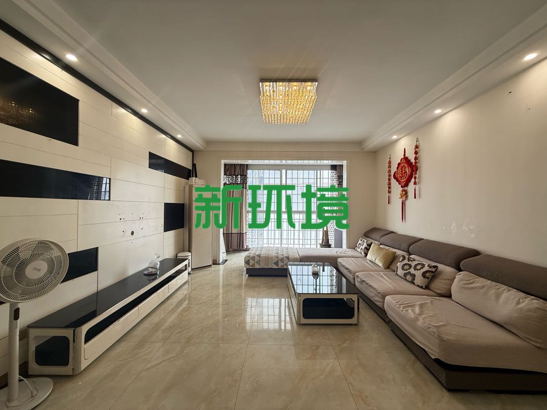 南岸晶都  3室2厅2卫   72.80万客厅