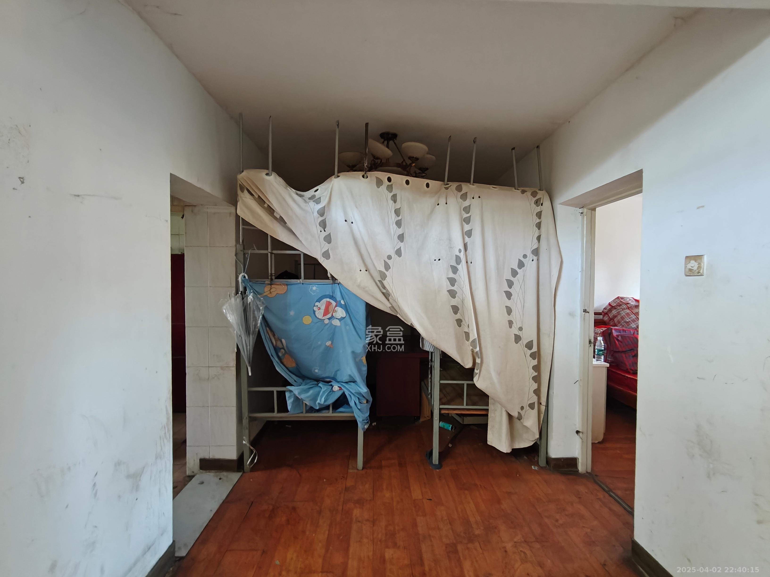 湘卫花苑 3室2厅1卫 2200.0元/月 湘卫花苑 3室2厅1卫 2200.0元/月室内图