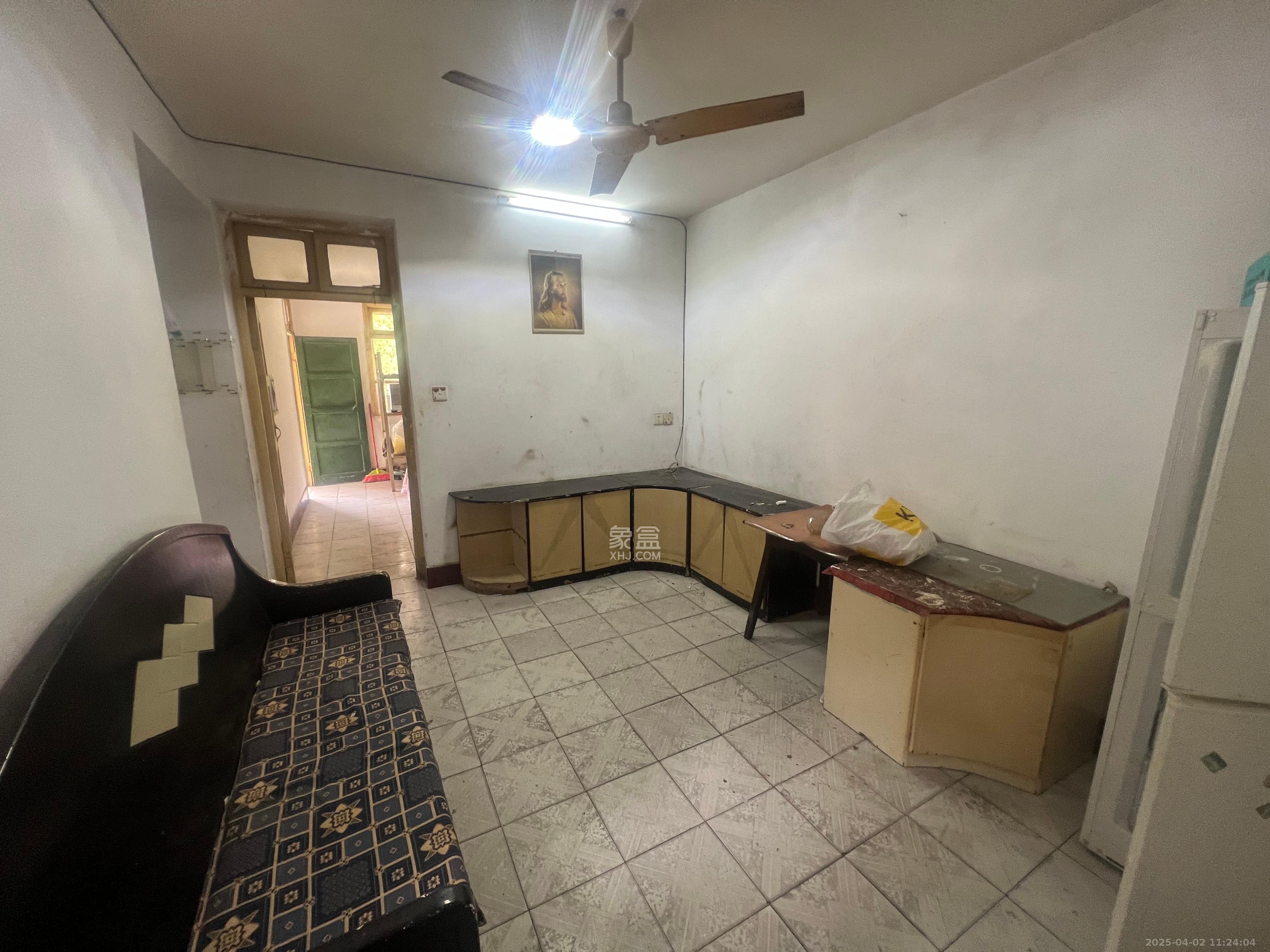 向东南社区 1室1厅1卫 1200.0元/月 向东南社区 1室1厅1卫 1200.0元/月室内图