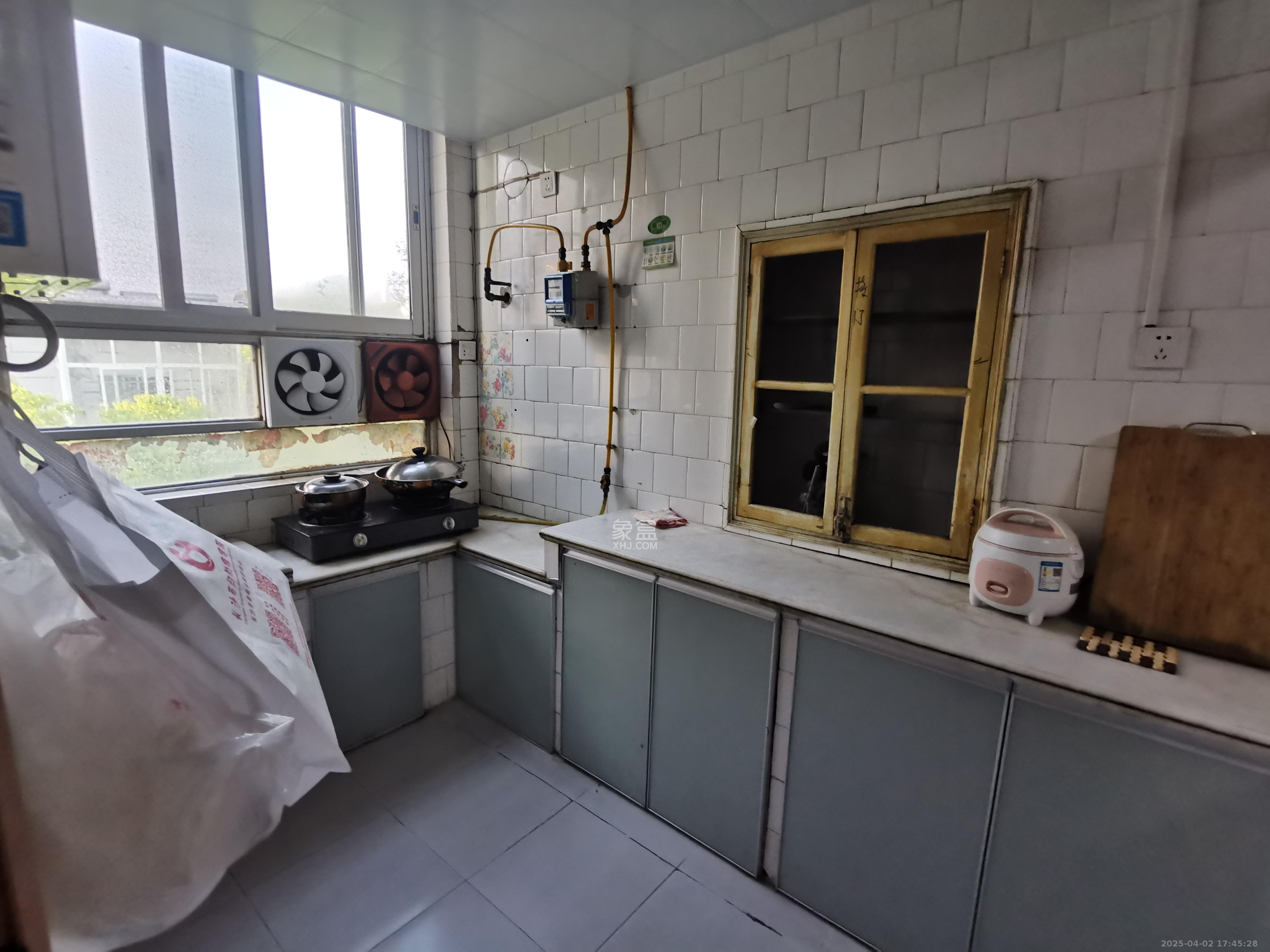 林业厅宿舍  3室2厅1卫    2000.0元/月 林业厅宿舍  3室2厅1卫    2000.0元/月室内图