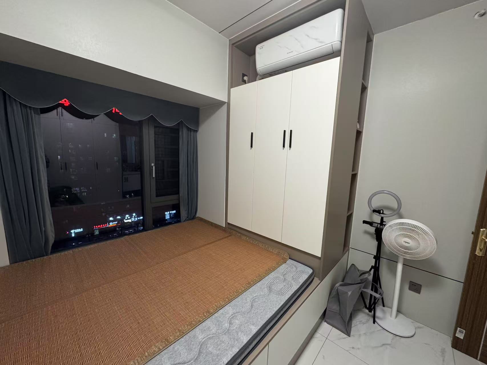 中泰峰境  1室0厅0卫   2000.00元/月室内图