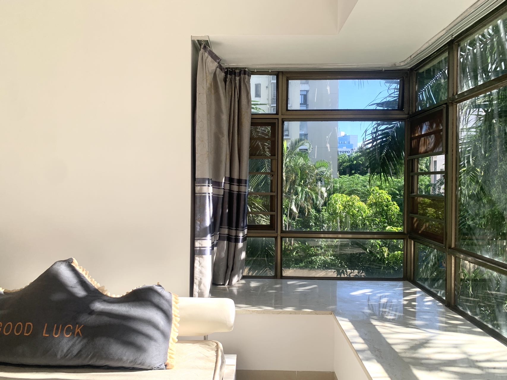 亚洲豪苑南区  3室2厅2卫    160.0万 亚洲豪苑南区  3室2厅2卫    160.0万室内图