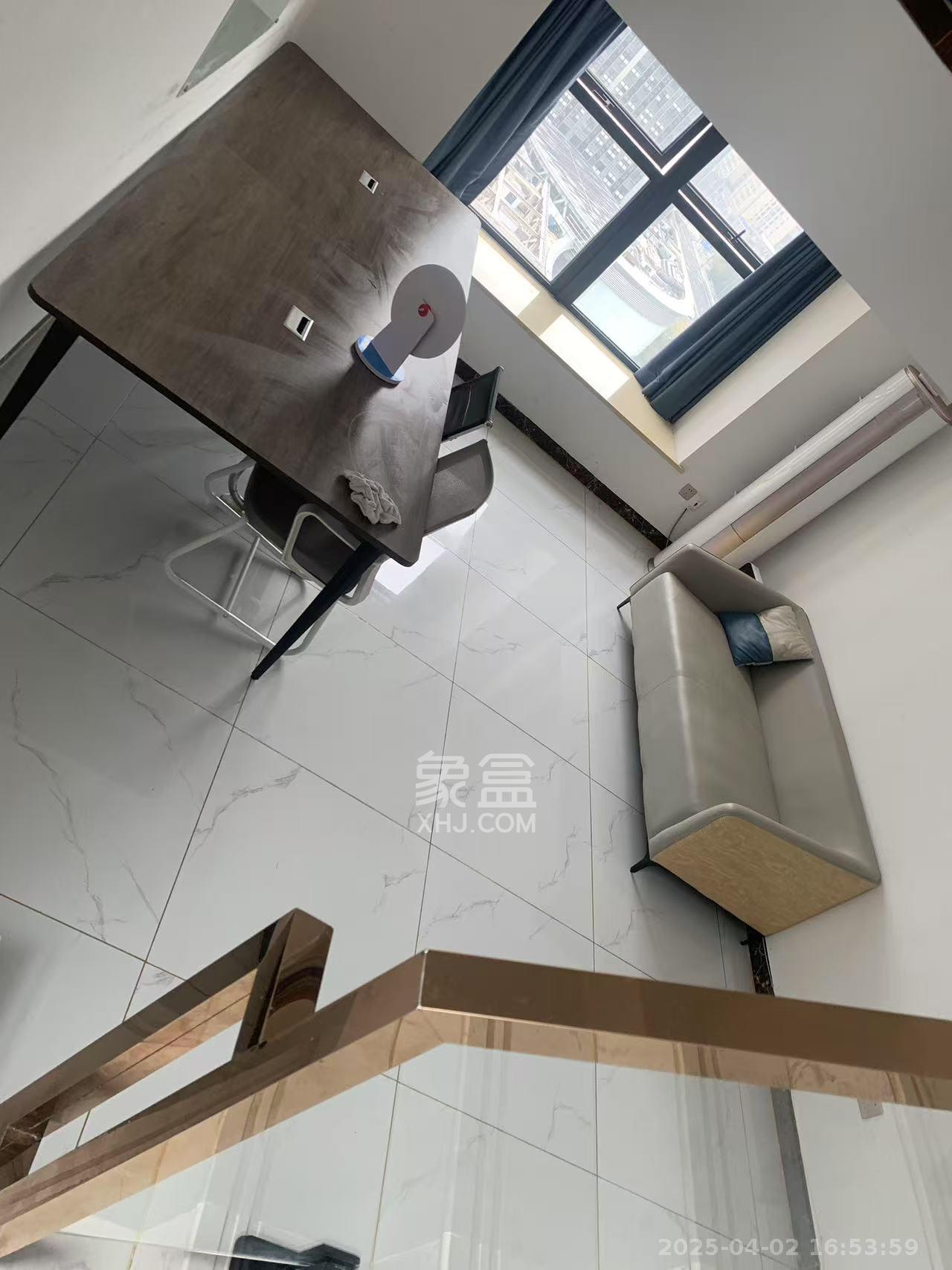 龙湖新壹城 1室1厅1卫 2600.0元/月 龙湖新壹城 1室1厅1卫 2600.0元/月室内图