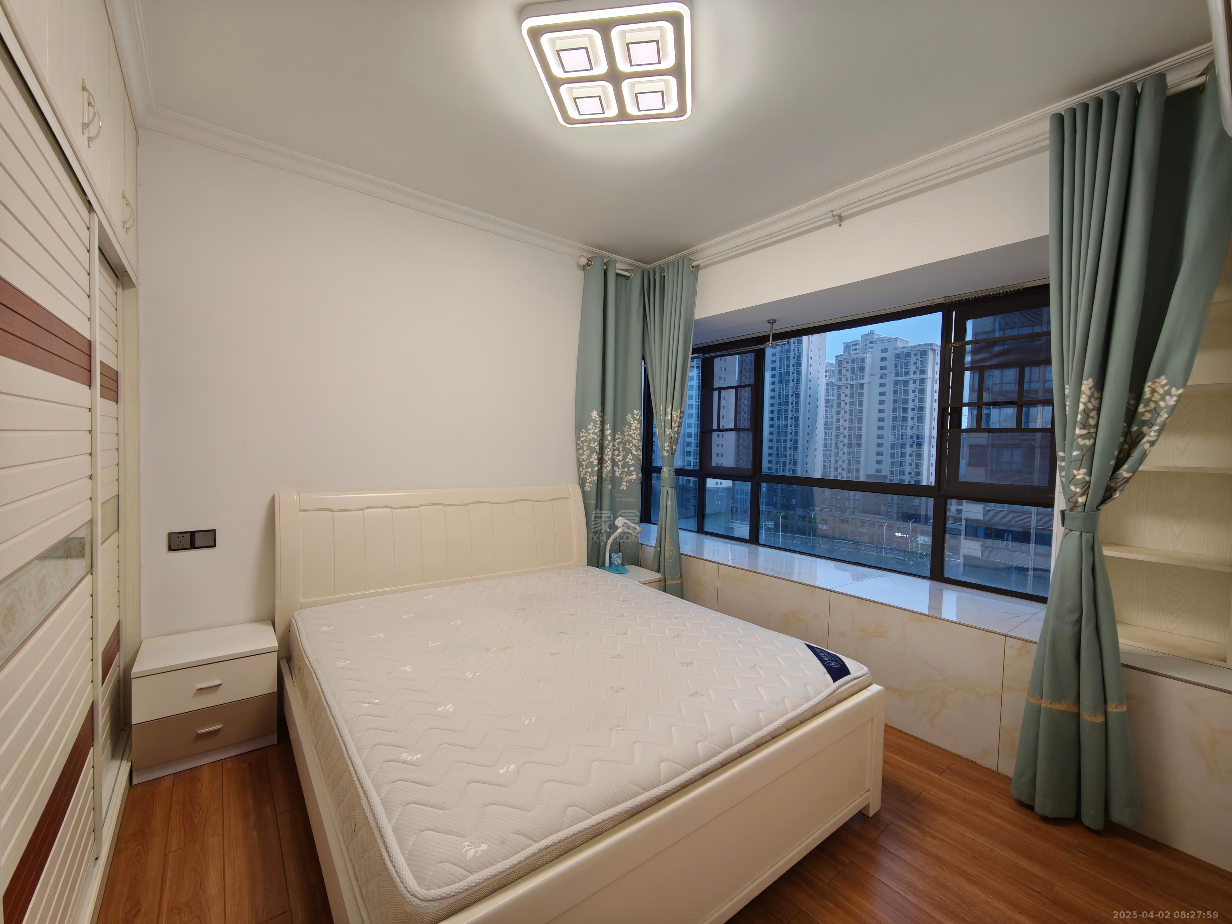 中房天玺湾 3室2厅2卫 1700.0元/月 中房天玺湾 3室2厅2卫 1700.0元/月室内图