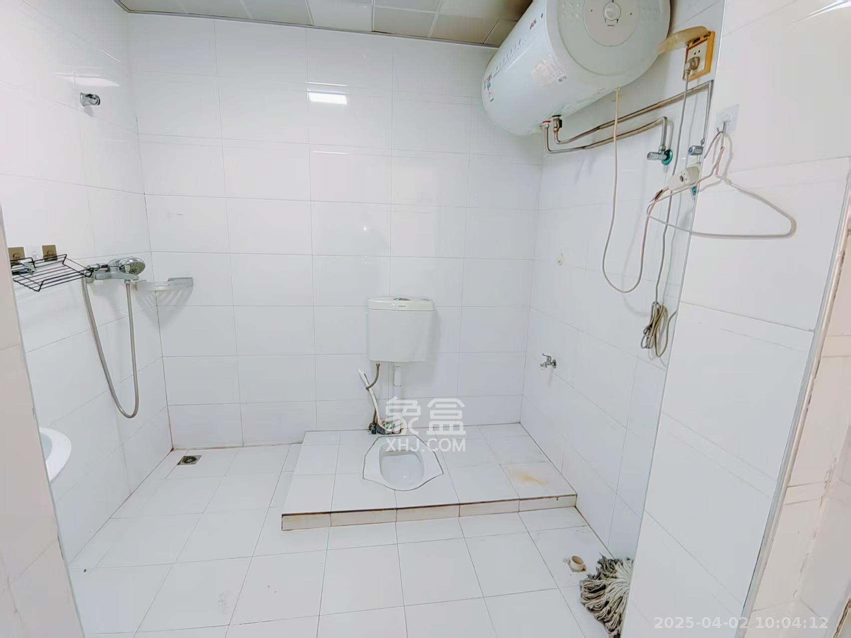 阳光100二期  3室2厅2卫   2800.00元/月室内图