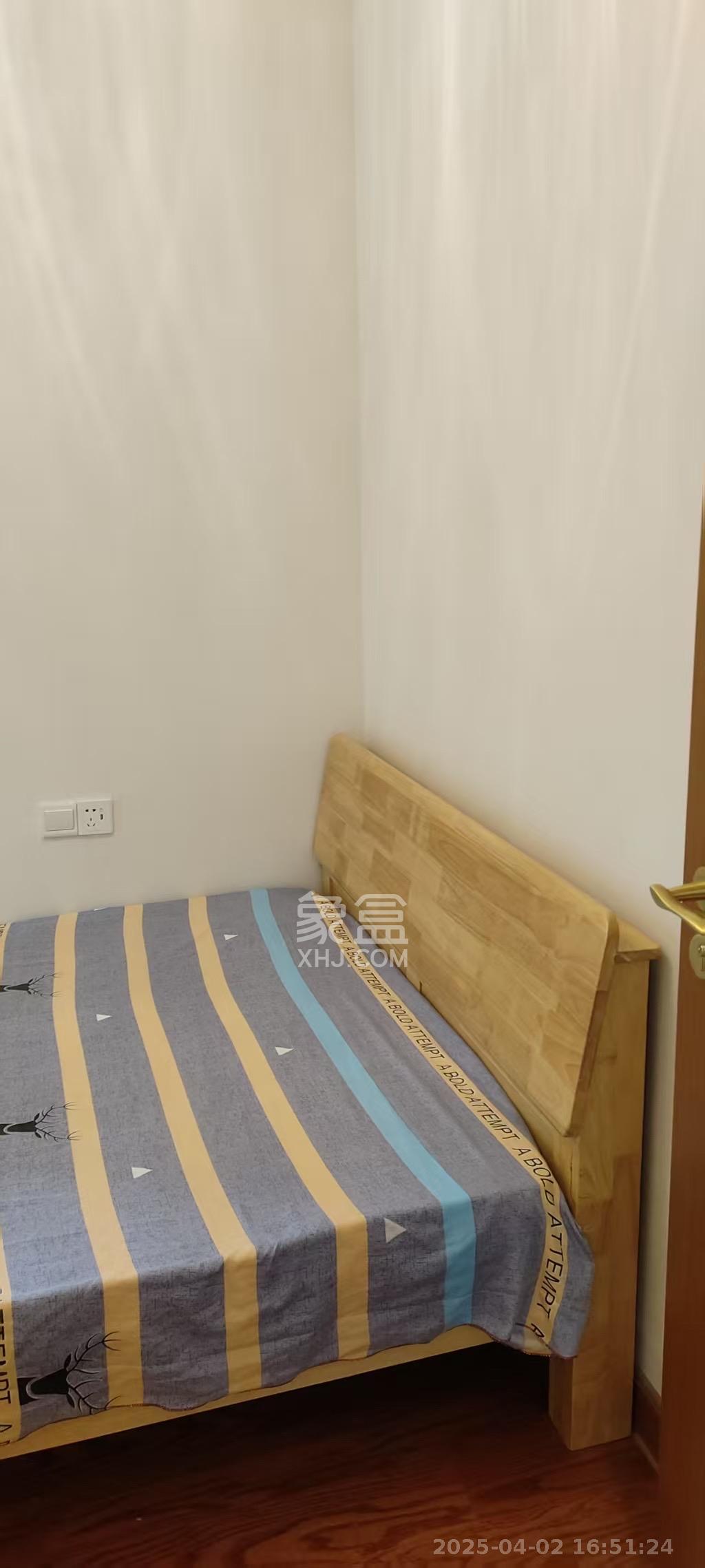 恒大江湾  3室2厅2卫   2800.00元/月室内图
