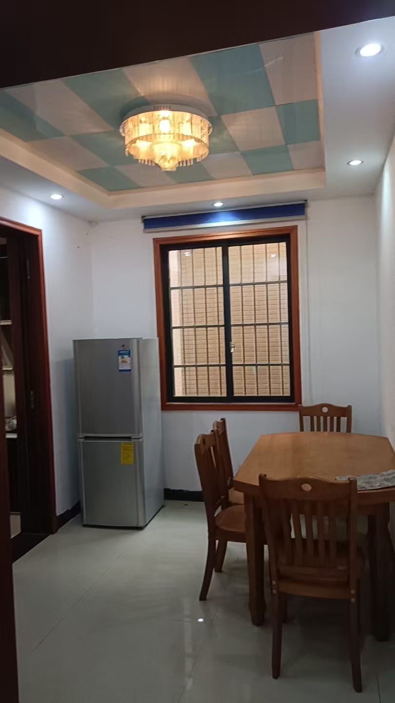 盛世东方 3室2厅2卫 1300.0元/月 盛世东方 3室2厅2卫 1300.0元/月室内图