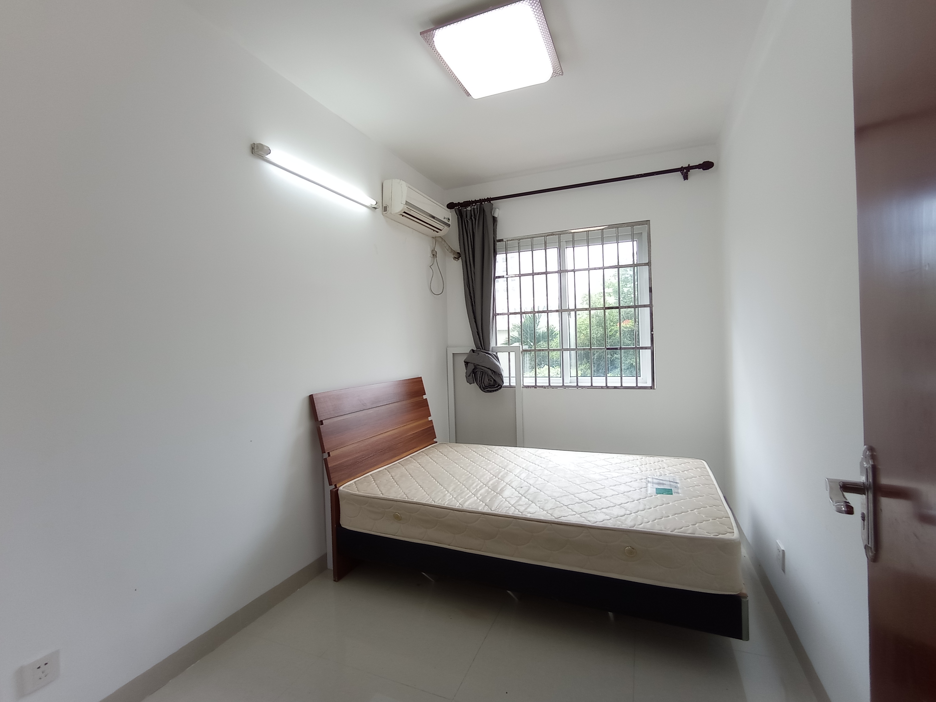 正业广场  3室2厅2卫    200.0万 正业广场  3室2厅2卫    200.0万室内图