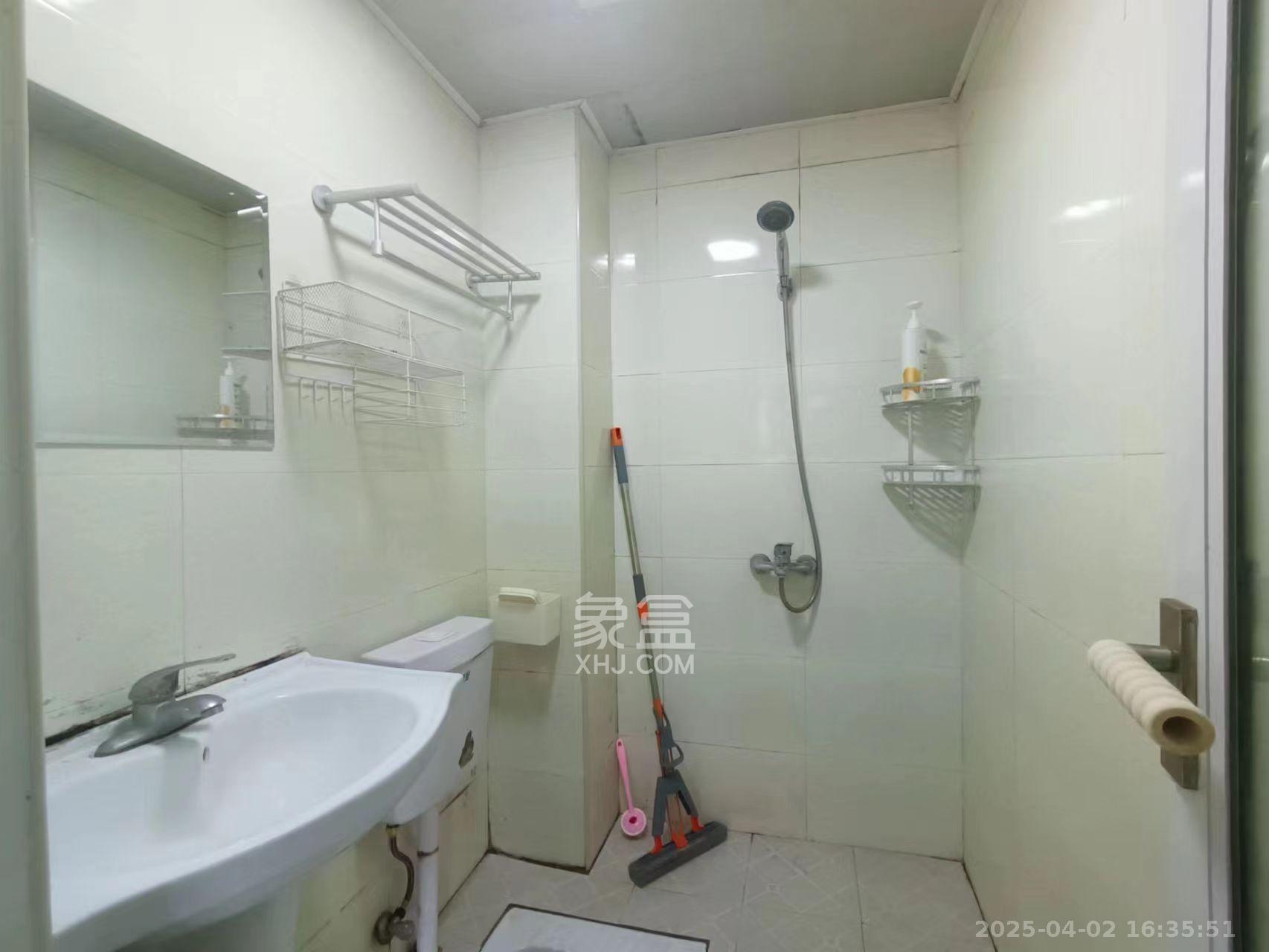 凯轩云顶 1室1厅1卫 1300.0元/月 凯轩云顶 1室1厅1卫 1300.0元/月室内图