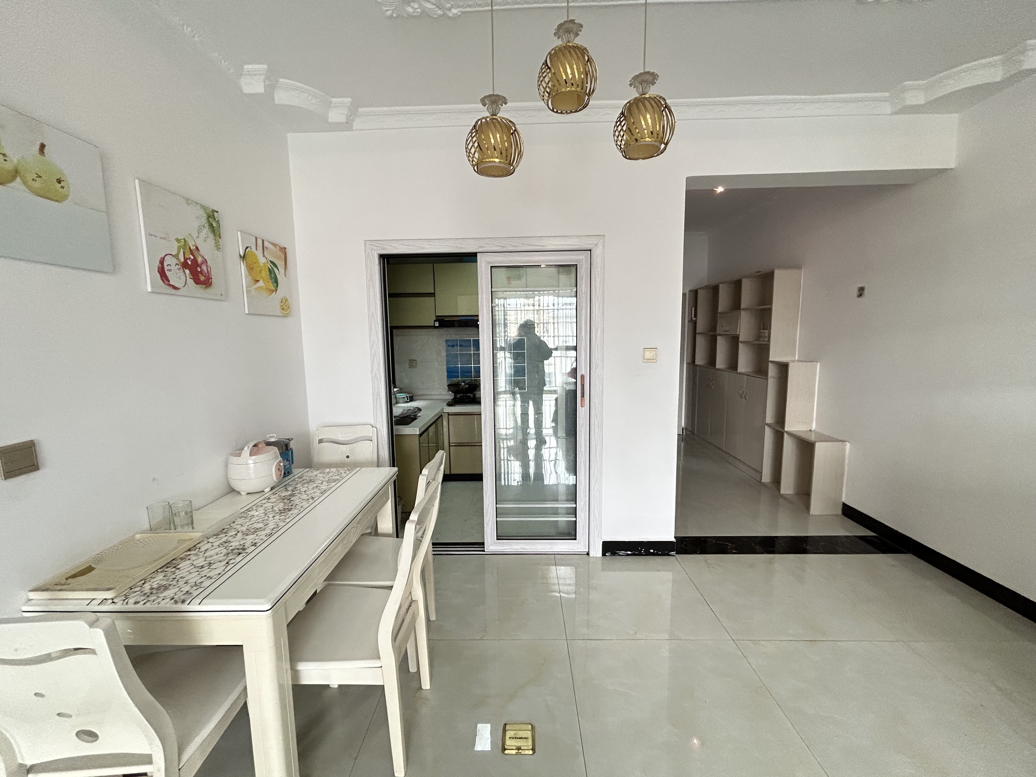 华都国际花园 2室2厅1卫 1300.0元/月 华都国际花园 2室2厅1卫 1300.0元/月室内图