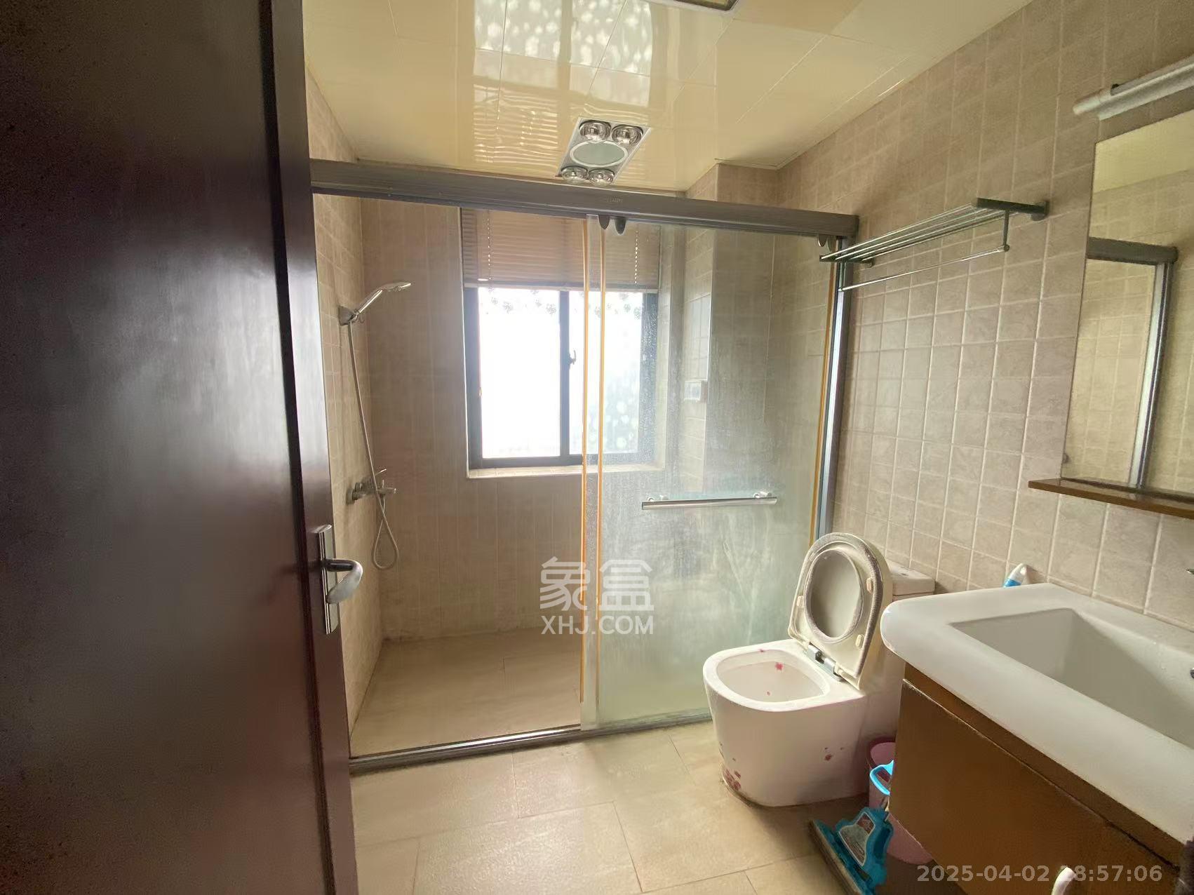 芙蓉蓉苑 1室1厅1卫 2000.0元/月 芙蓉蓉苑 1室1厅1卫 2000.0元/月室内图