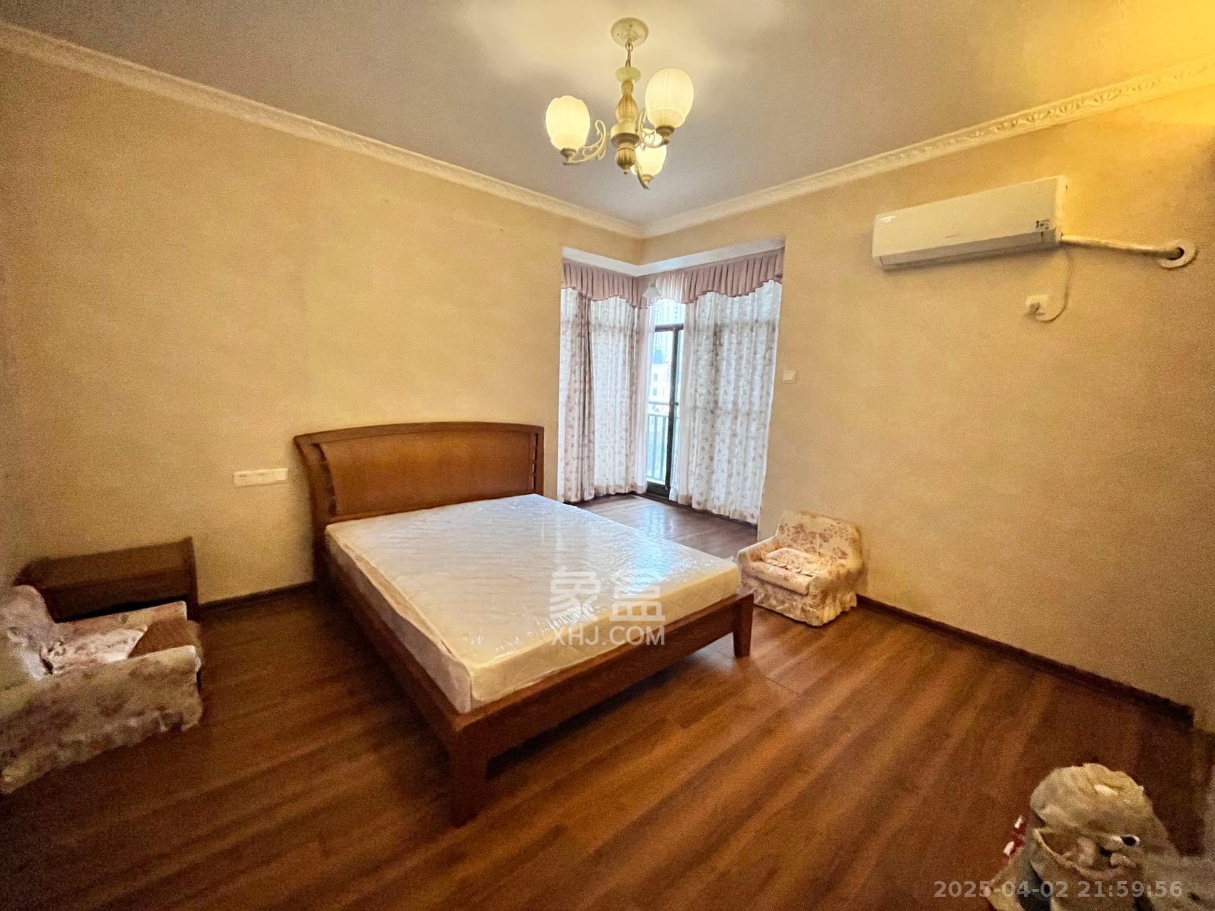 枫华府第 4室2厅2卫 2400.00元/月 枫华府第 4室2厅2卫 2400.00元/月室内图