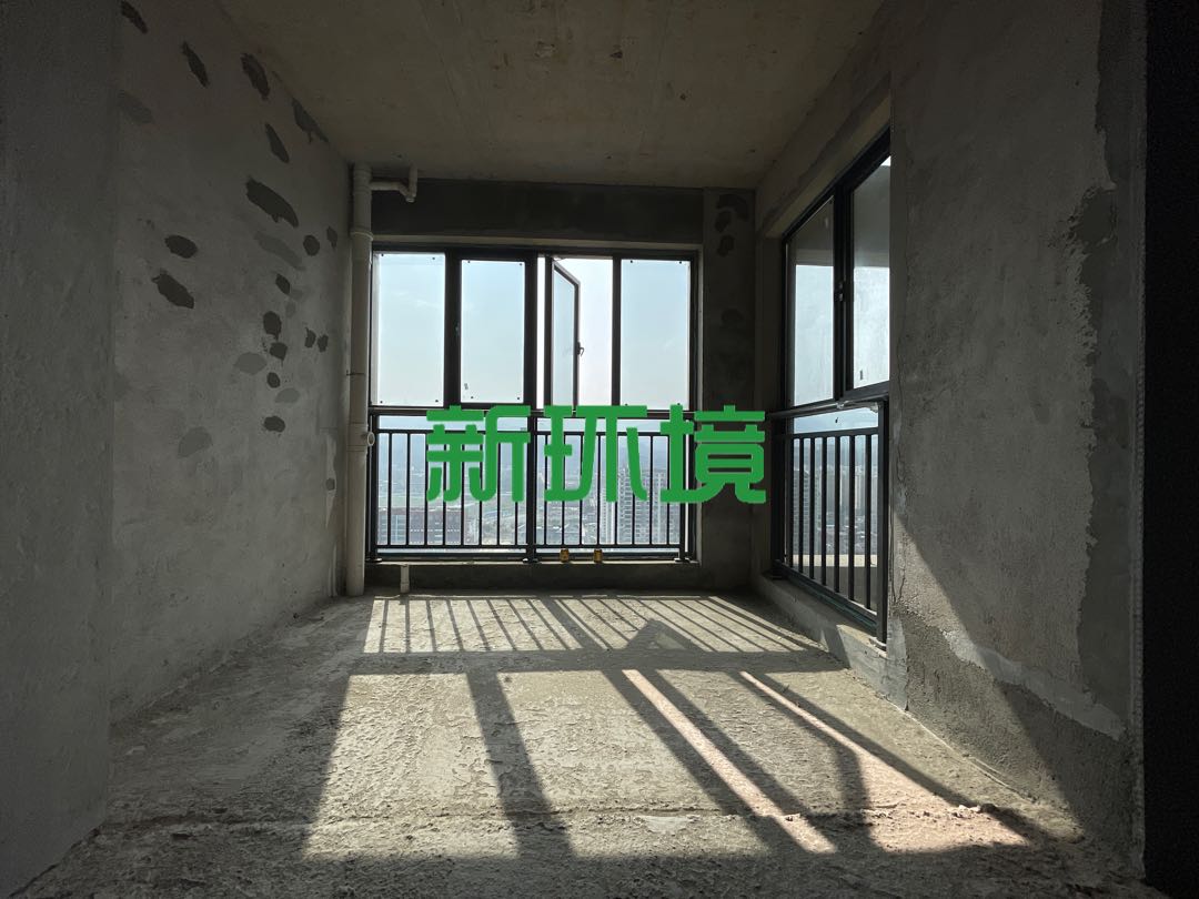 昊天珑璟湾  3室2厅2卫   62.80万客厅