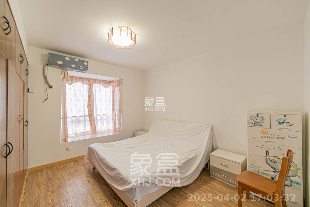 星沙教师公寓  3室2厅2卫   2200.00元/月室内图