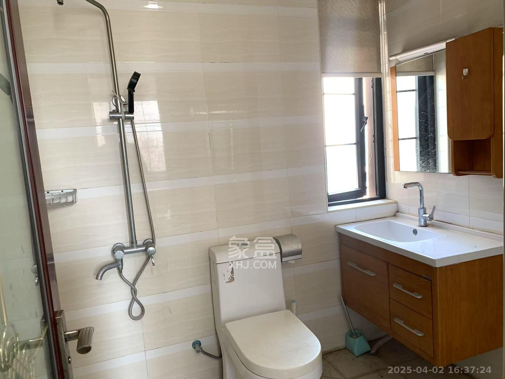 沁园春御院 3室2厅2卫 2700.0元/月 沁园春御院 3室2厅2卫 2700.0元/月室内图