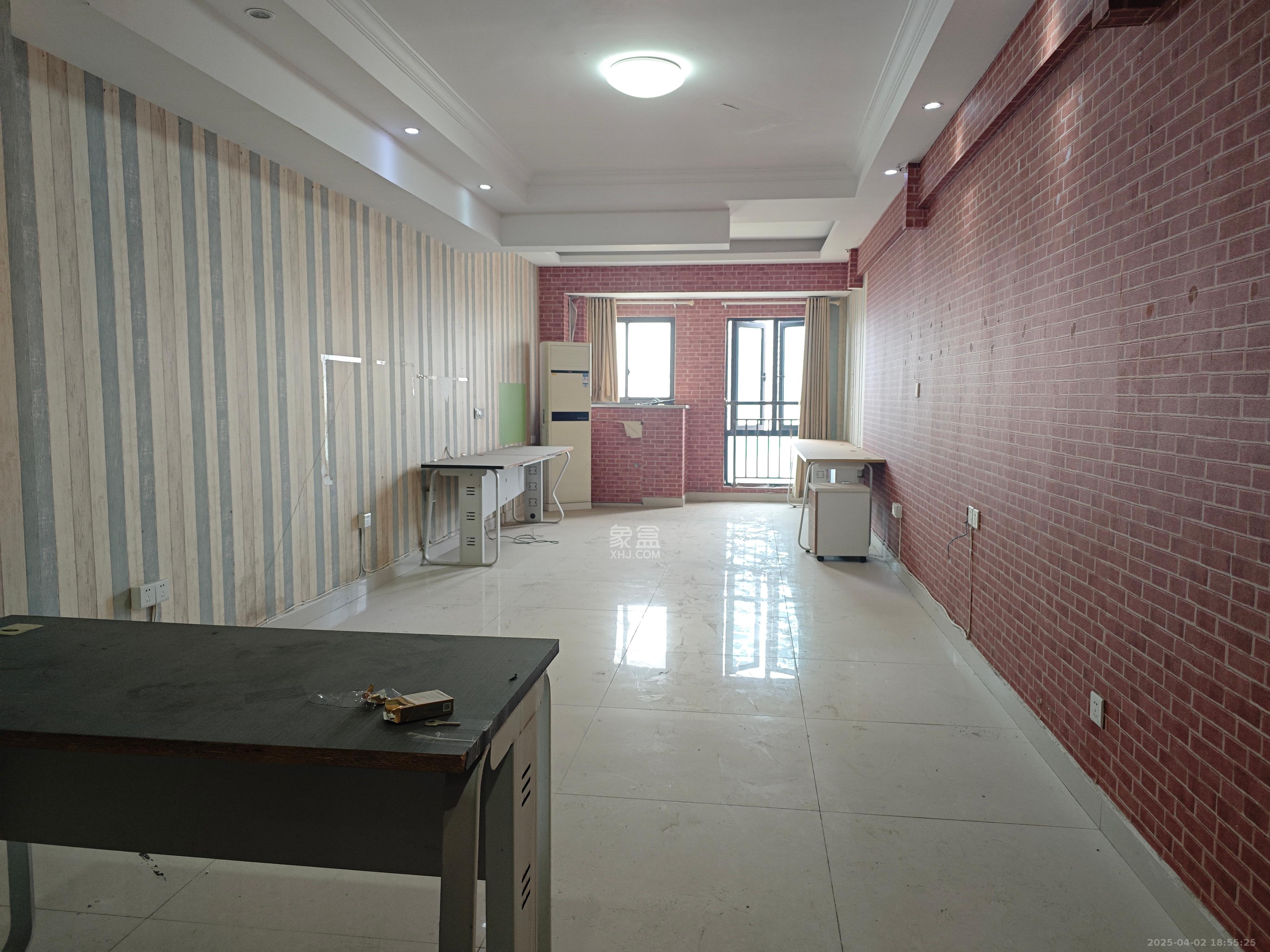 星大峰汇商务楼  2室2厅1卫    1300.0元/月室内图