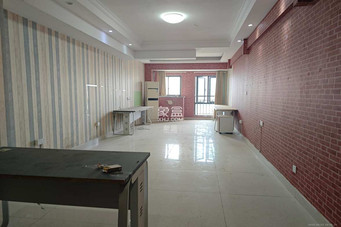 星大峰汇商务楼 2室2厅1卫 1300.0元/月 星大峰汇商务楼 2室2厅1卫 1300.0元/月室内图