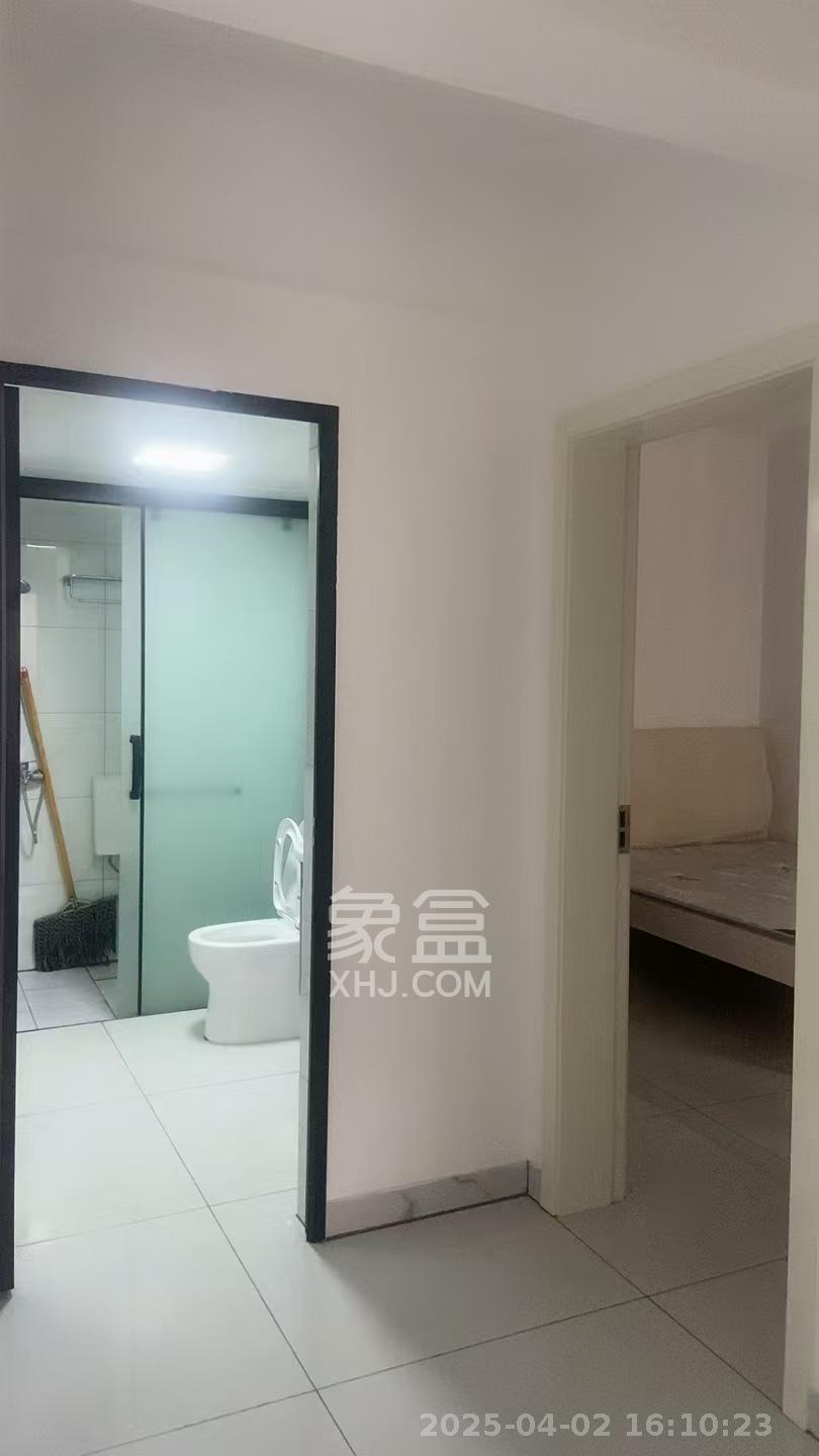 美的翰城 3室2厅2卫 2000.0元/月 美的翰城 3室2厅2卫 2000.0元/月室内图