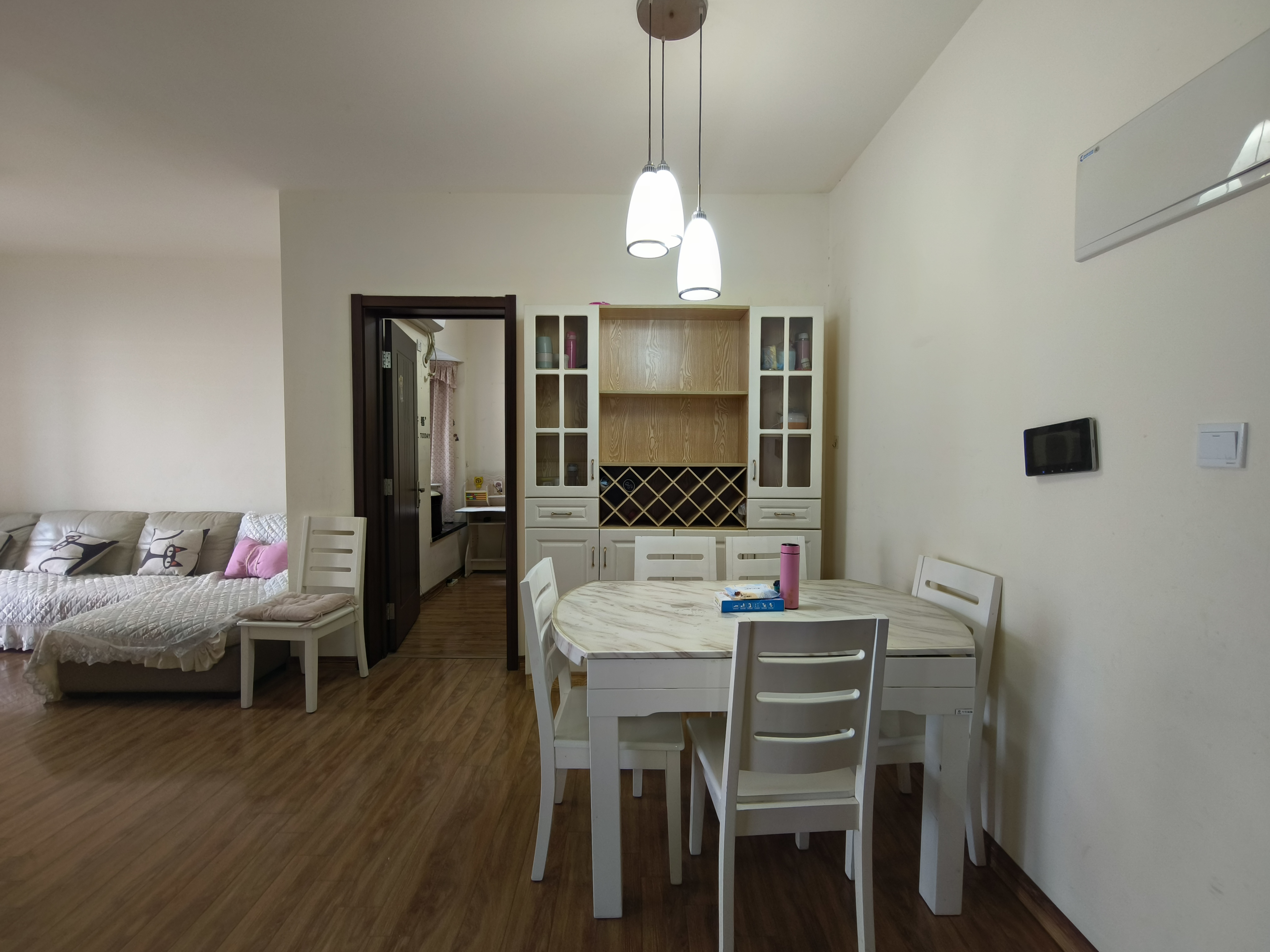 碧桂园 2室2厅1卫 1800.0元/月 碧桂园 2室2厅1卫 1800.0元/月室内图