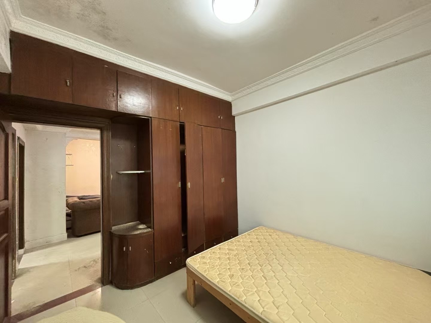 凤翔大厦 2室1厅1卫 69.8万 凤翔大厦 2室1厅1卫 69.8万客厅