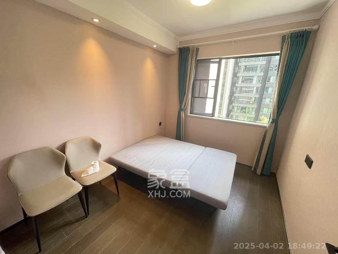 印湘江二（印江雅居）  4室2厅2卫   6800.00元/月室内图