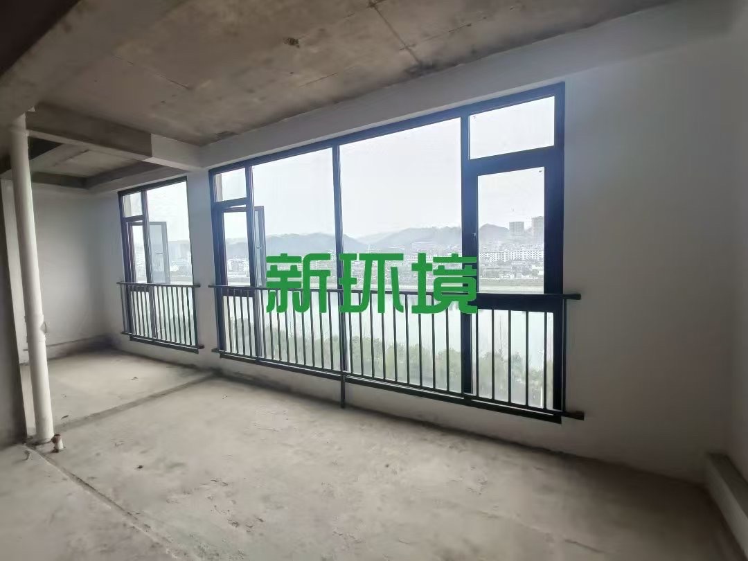 江与城 4室2厅2卫 180.0万 江与城 4室2厅2卫 180.0万客厅