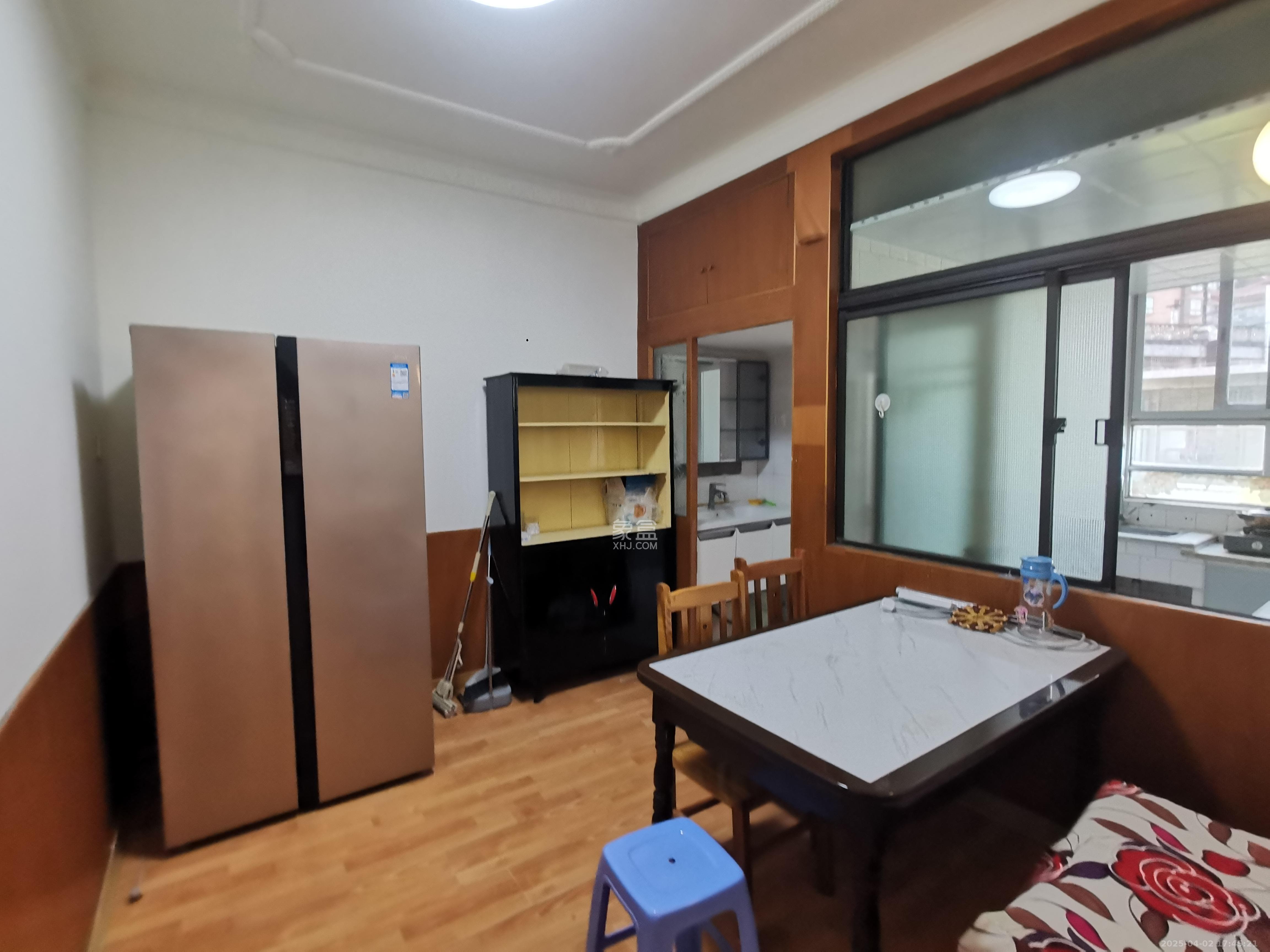 林业厅宿舍  3室2厅1卫    2000.0元/月 林业厅宿舍  3室2厅1卫    2000.0元/月室内图