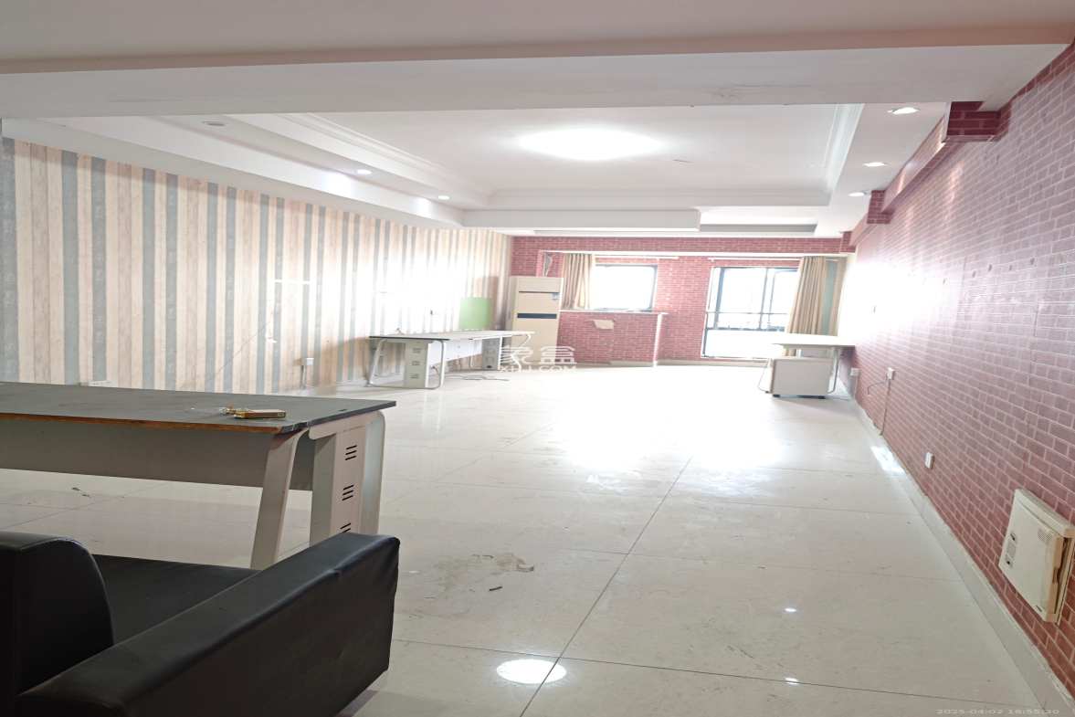 星大峰汇商务楼 2室2厅1卫 1300.0元/月 星大峰汇商务楼 2室2厅1卫 1300.0元/月室内图