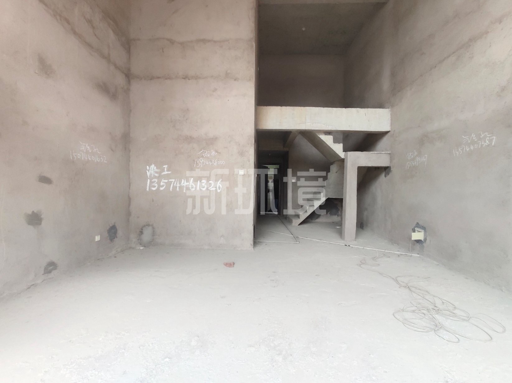 月亮湾三期 3室2厅2卫 77.0万 月亮湾三期 3室2厅2卫 77.0万客厅