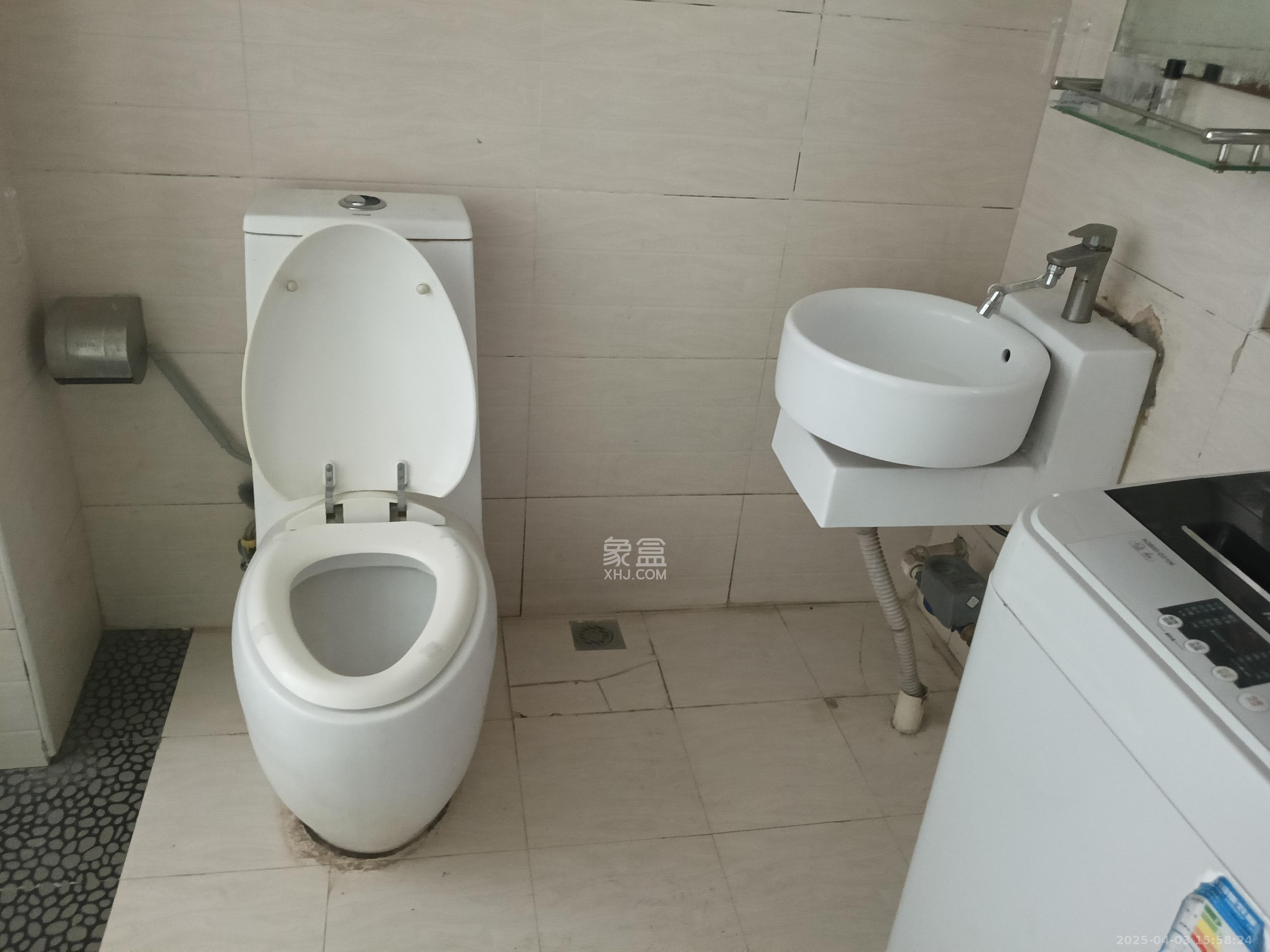 天心华庭 1室0厅0卫 2200.0元/月 天心华庭 1室0厅0卫 2200.0元/月室内图