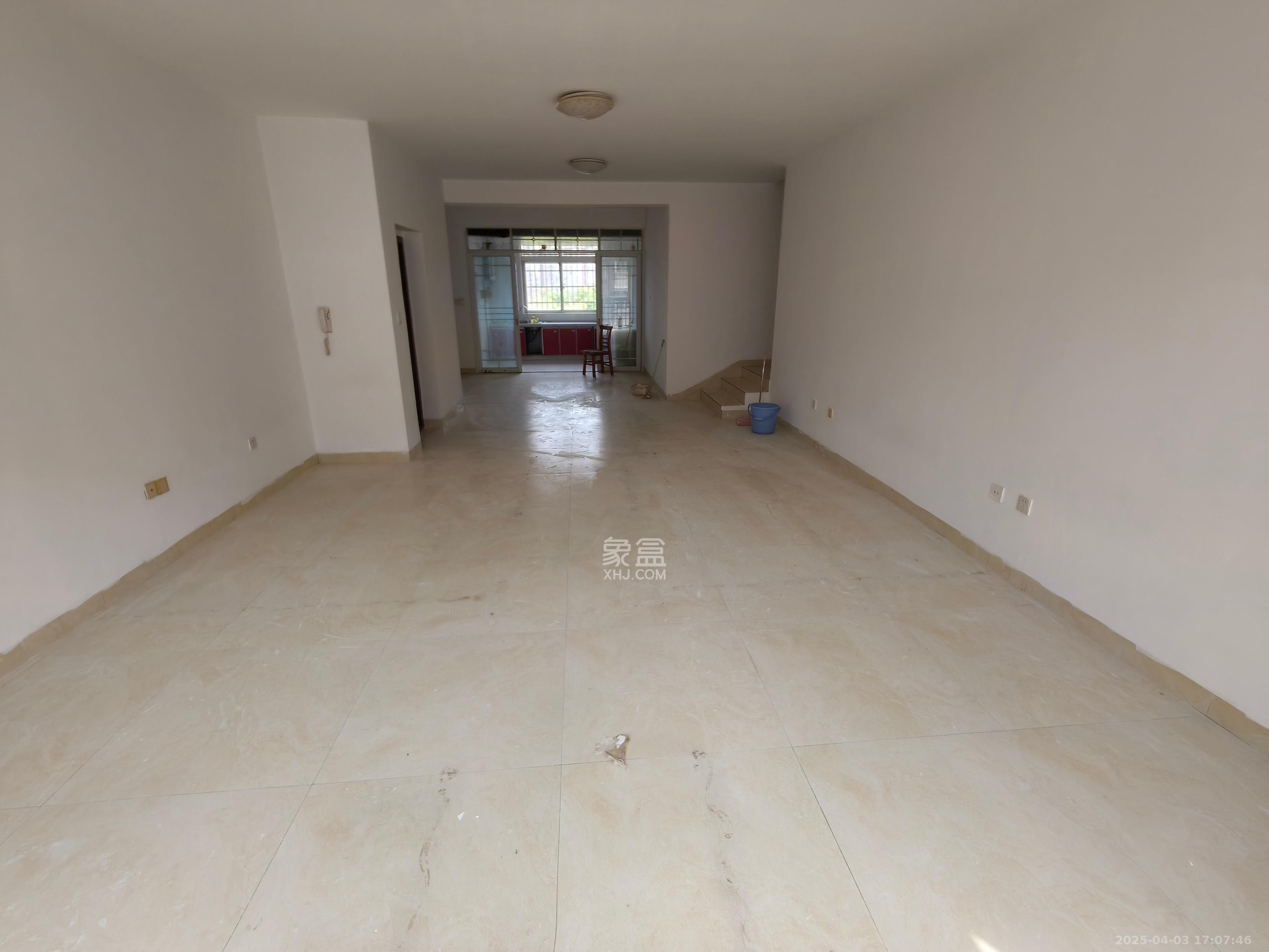 景荣华苑 4室2厅2卫 2600.0元/月 景荣华苑 4室2厅2卫 2600.0元/月室内图