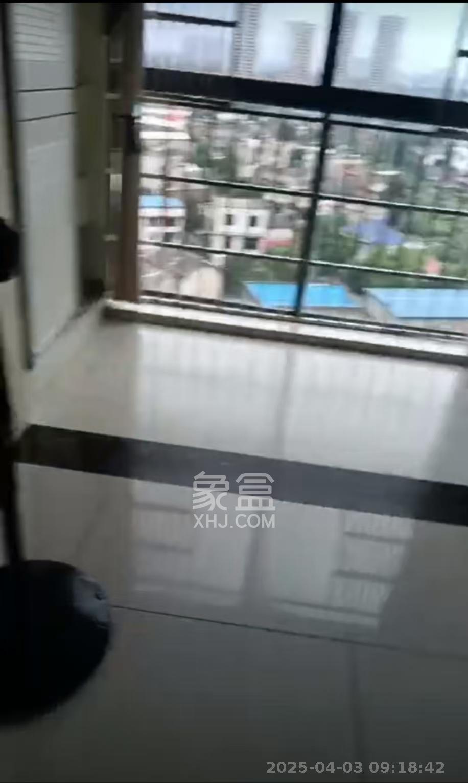 中央一品  2室2厅1卫    32.8万室内图