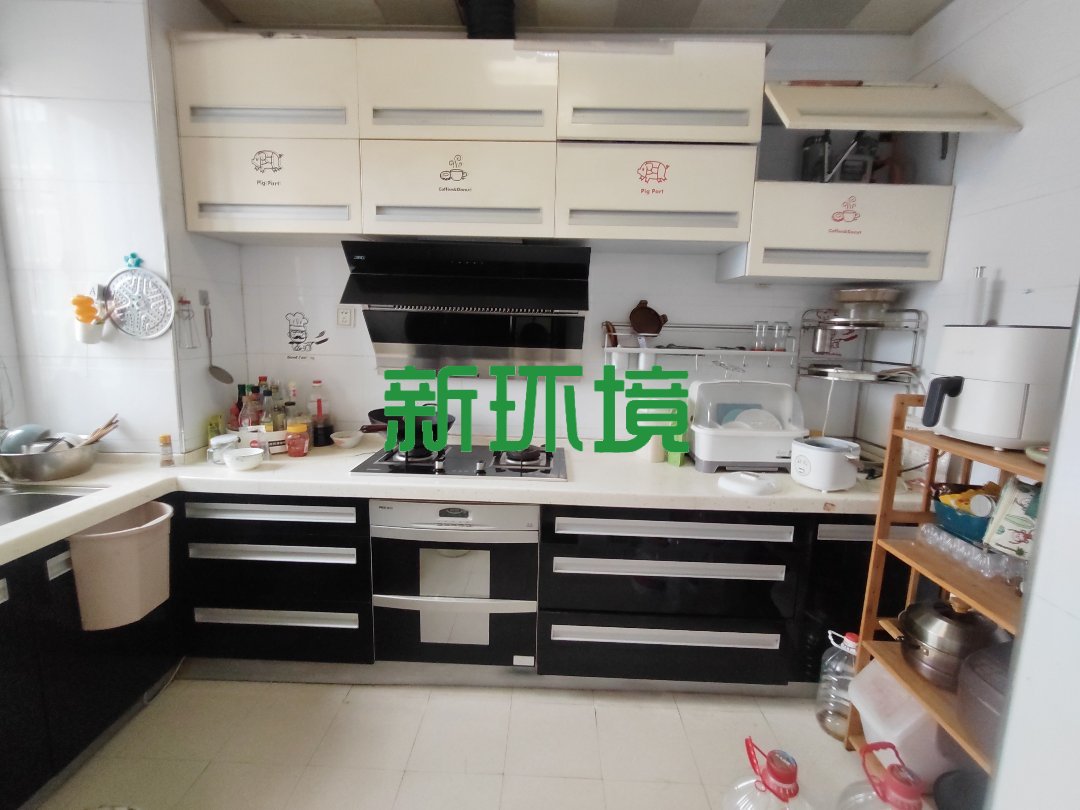 东城首座  1室0厅0卫   66.80万客厅