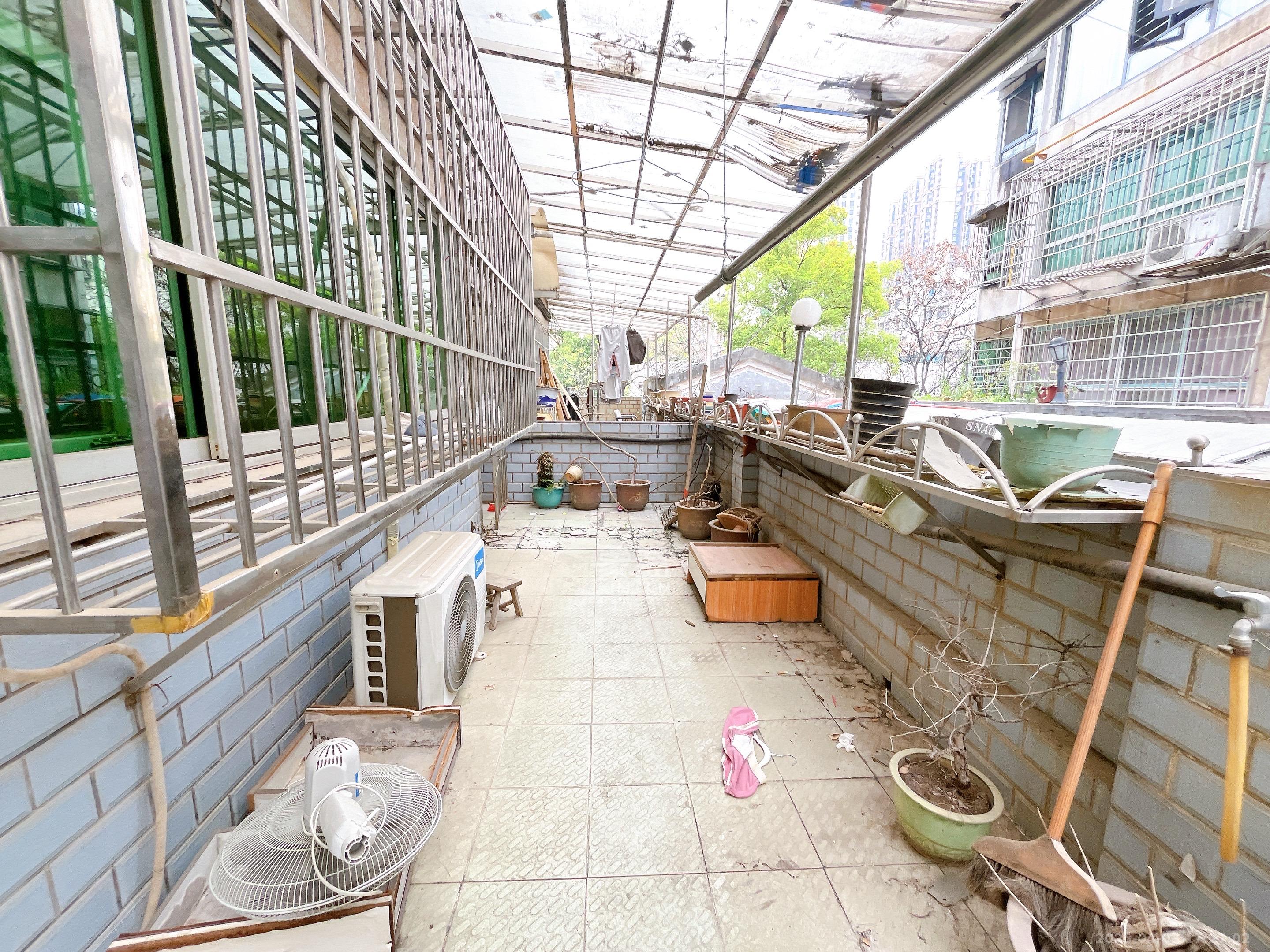 韵景商居  3室2厅2卫   2200.00元/月室内图