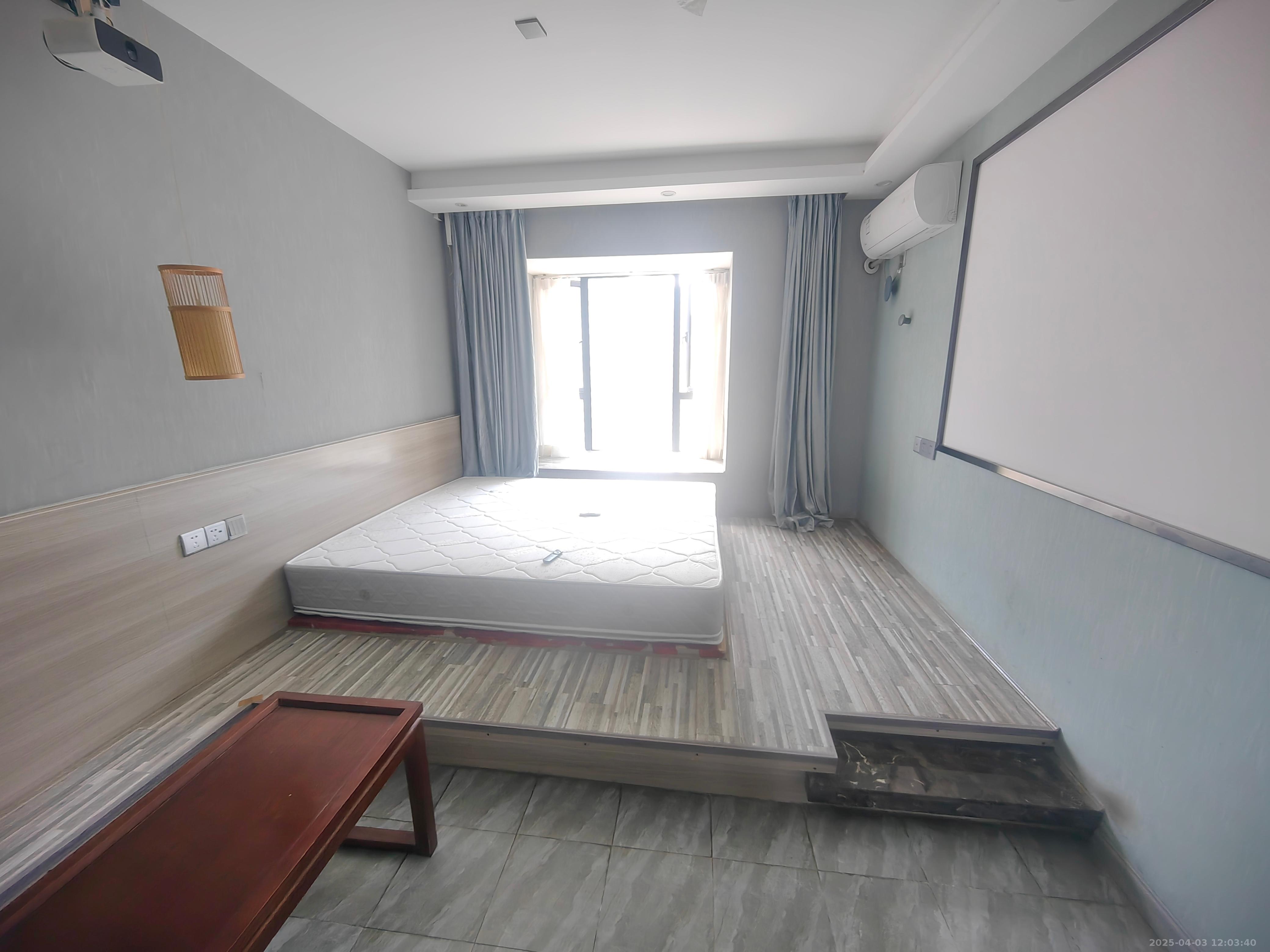 好莱城(弘德西街)  1室1厅1卫    1000.0元/月 好莱城(弘德西街)  1室1厅1卫    1000.0元/月