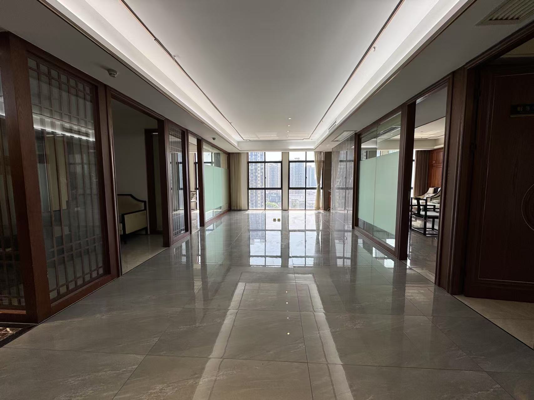 融冠亲城50写字楼 4室1厅0卫 8500.0元/月 融冠亲城50写字楼 4室1厅0卫 8500.0元/月室内图