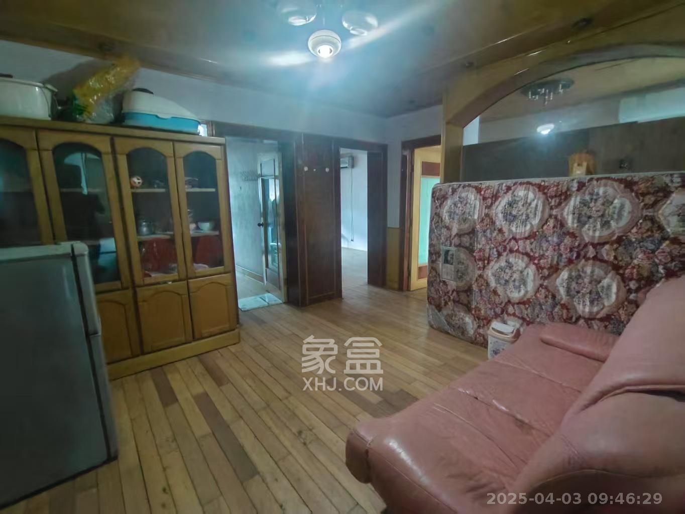 席草田散盘 3室1厅1卫 2000.0元/月 席草田散盘 3室1厅1卫 2000.0元/月室内图