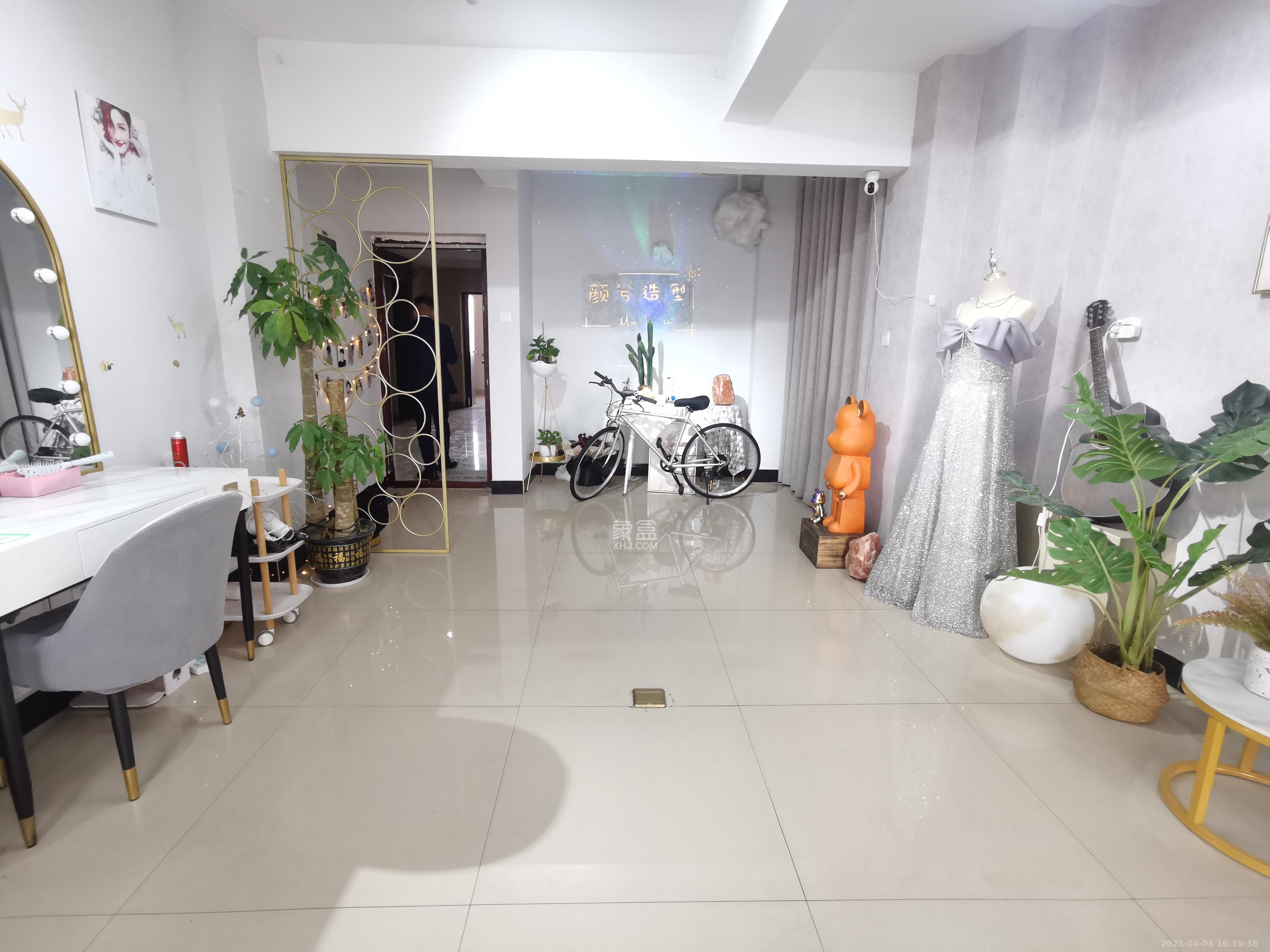 湘腾城市广场 2室2厅1卫 2900.0元/月 湘腾城市广场 2室2厅1卫 2900.0元/月室内图