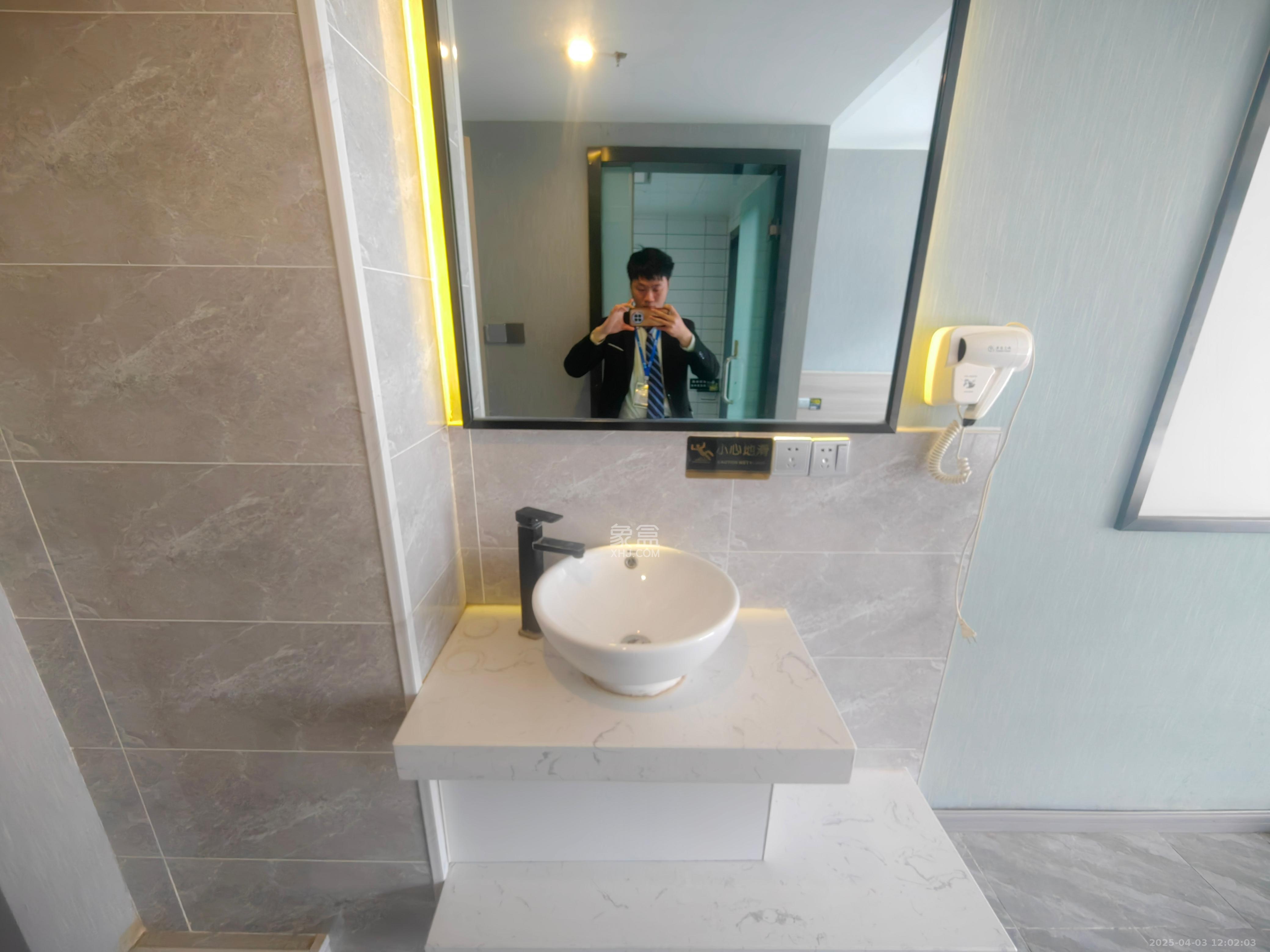 好莱城(弘德西街) 1室1厅1卫 1200.0元/月 好莱城(弘德西街) 1室1厅1卫 1200.0元/月室内图