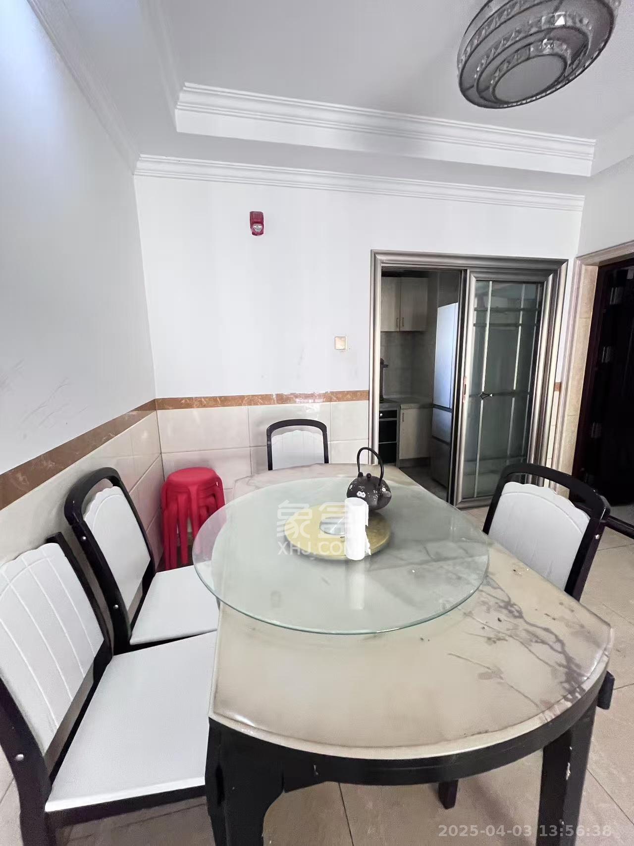 荷韵园 3室2厅1卫 2200.0元/月 荷韵园 3室2厅1卫 2200.0元/月室内图