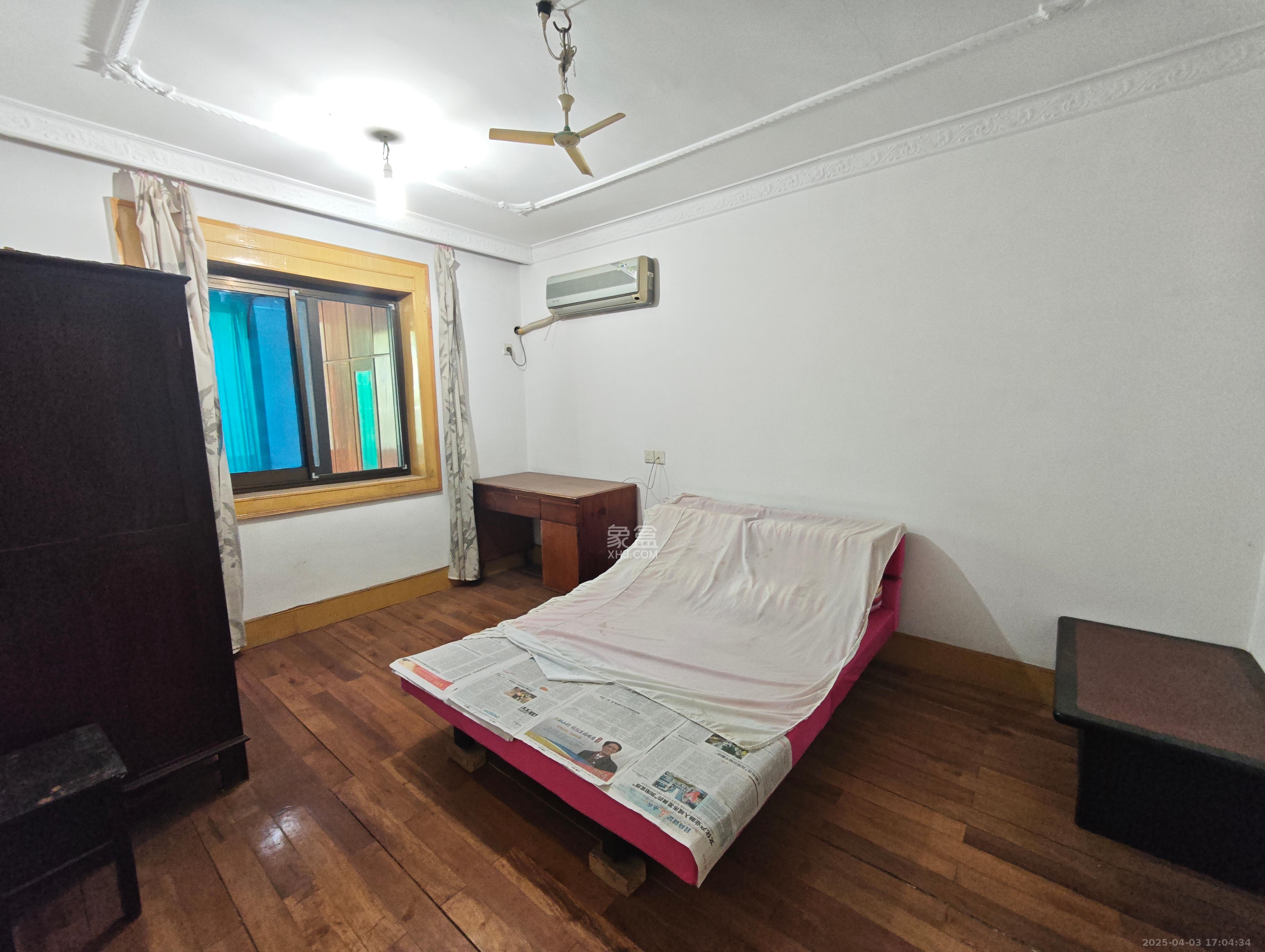 友谊路电视机厂宿舍 4室2厅1卫 1500.0元/月 友谊路电视机厂宿舍 4室2厅1卫 1500.0元/月室内图