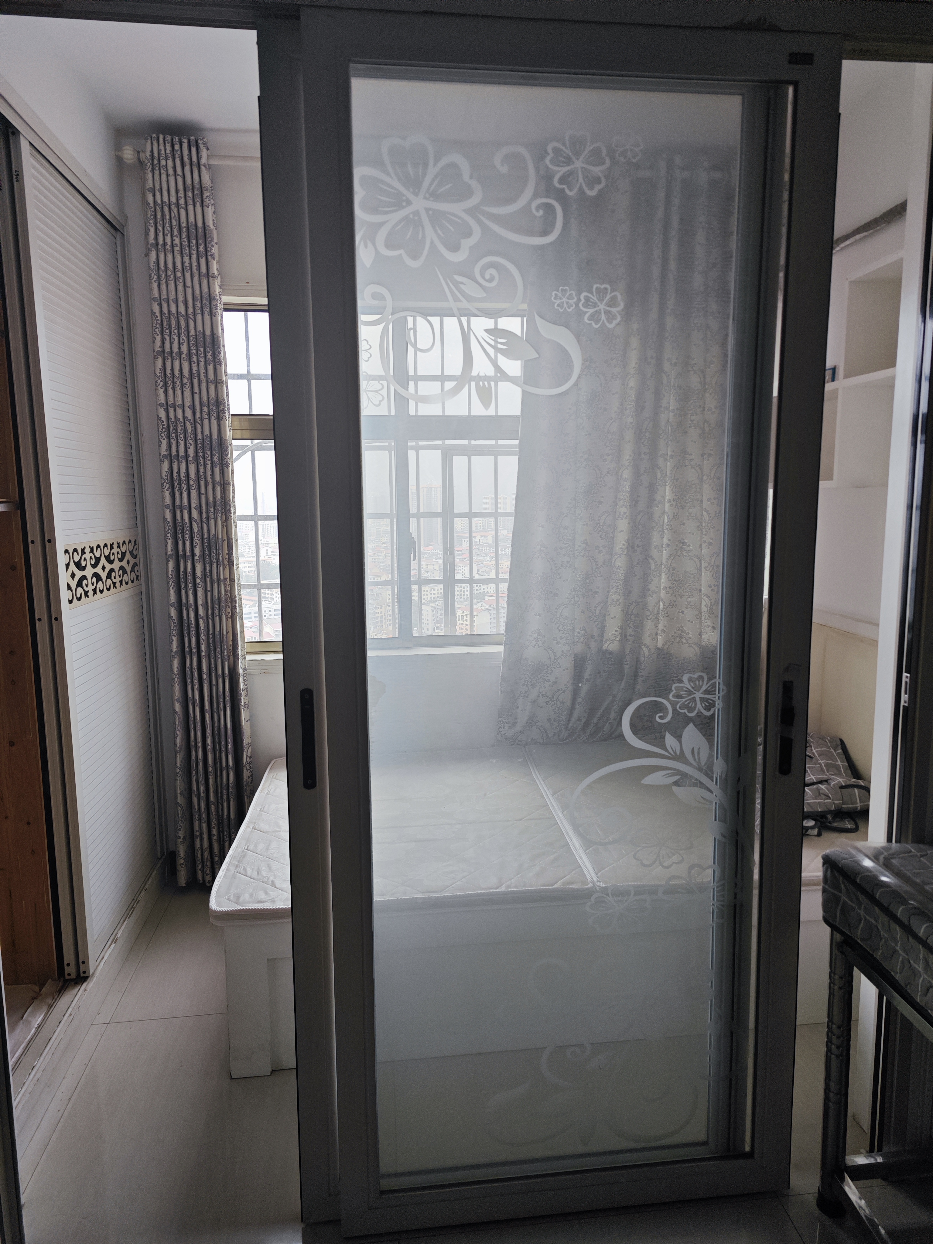 东方豪苑 1室0厅0卫 900.0元/月 东方豪苑 1室0厅0卫 900.0元/月室内图