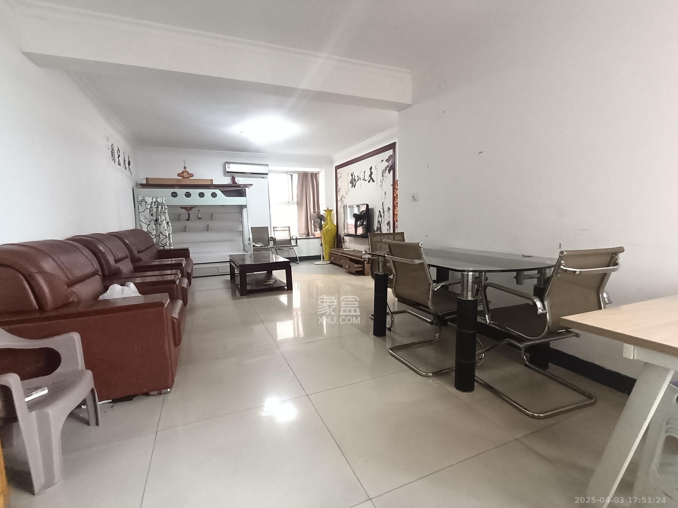 明星村 2室2厅1卫 2400.0元/月 明星村 2室2厅1卫 2400.0元/月室内图