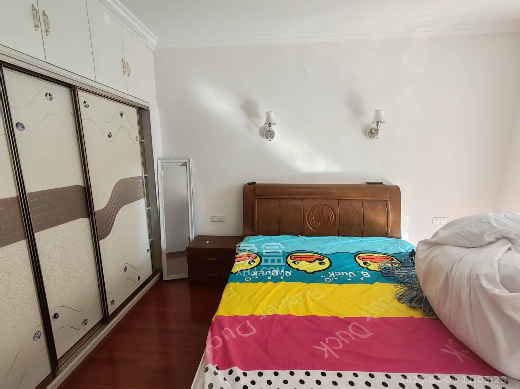 翰林居 3室2厅2卫 2200.0元/月 翰林居 3室2厅2卫 2200.0元/月室内图