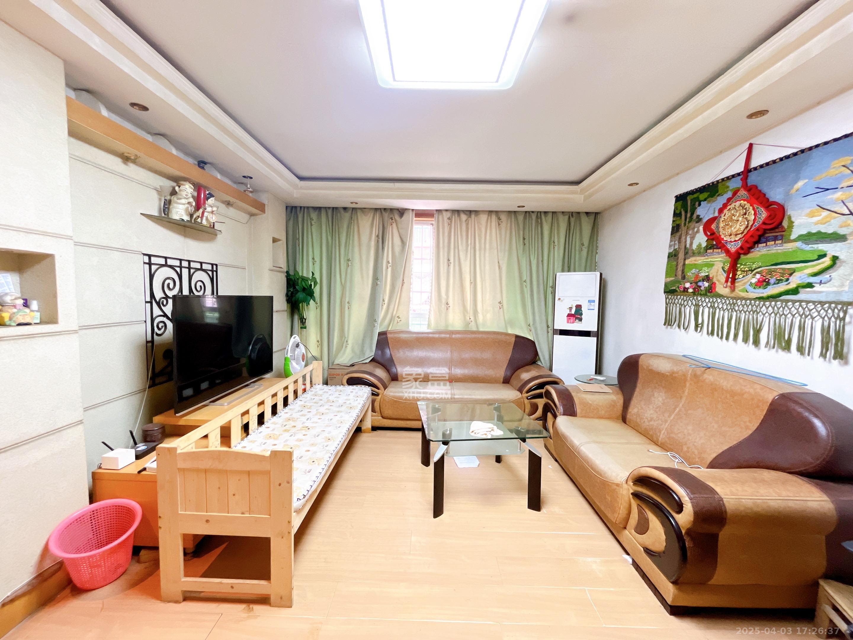 韵景商居  3室2厅2卫   2200.00元/月