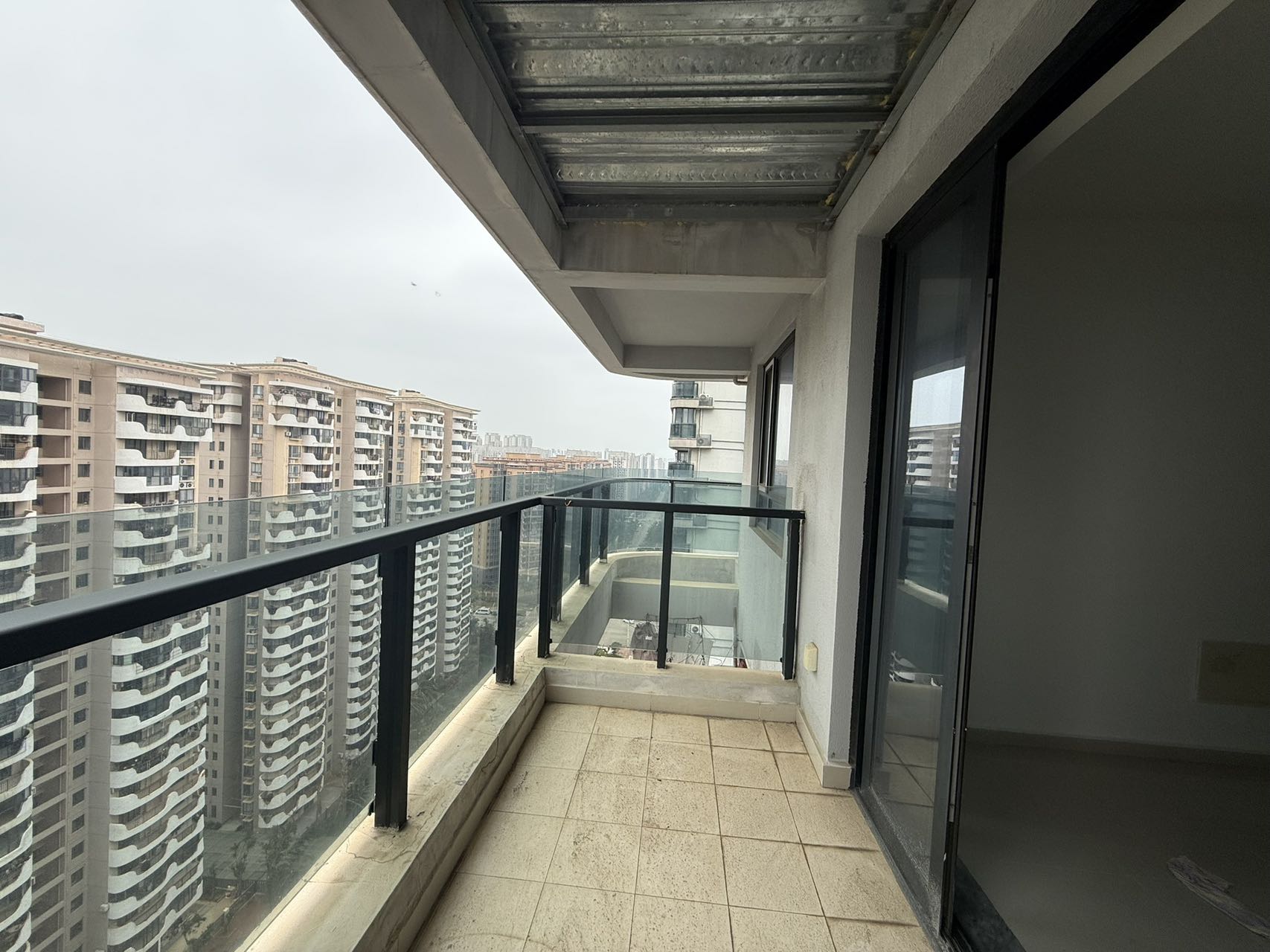 天地凤凰城  2室2厅1卫    99.0万 天地凤凰城  2室2厅1卫    99.0万室内图